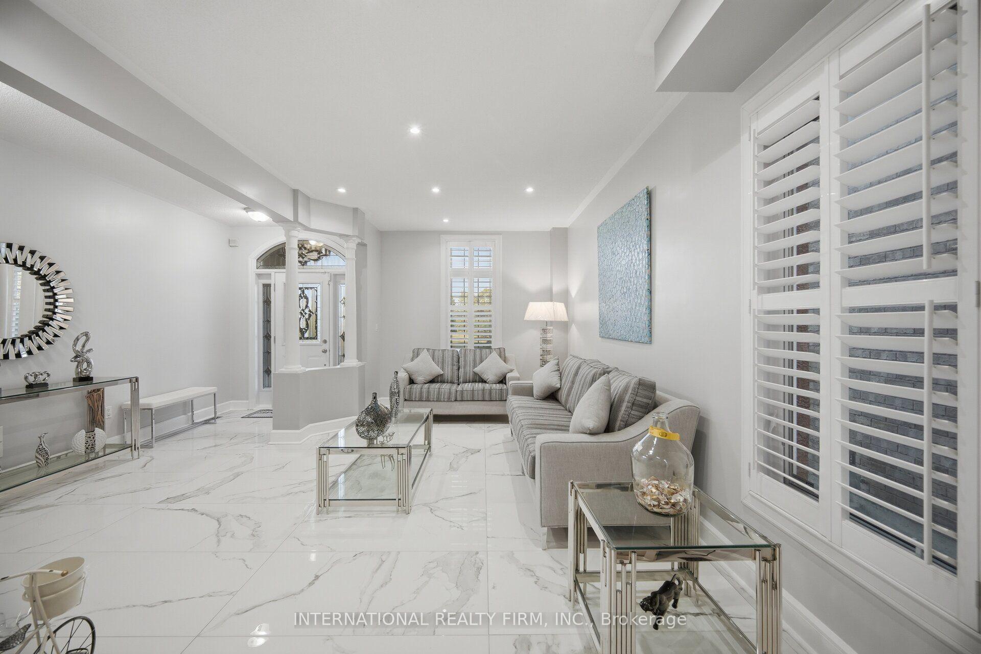 Photo 5 of 84 Fred Young Drive, North York, Downsview-Roding-CFB — HOMEH