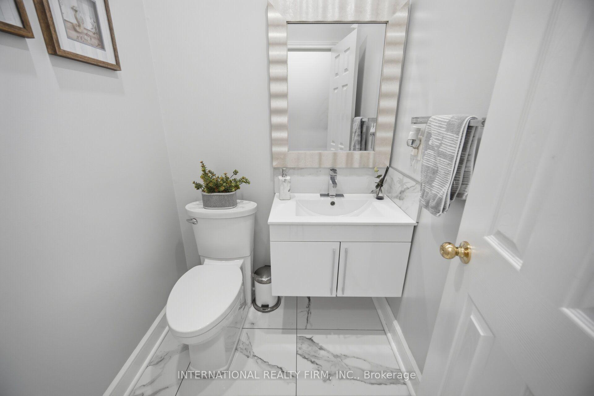 Photo 8 of 84 Fred Young Drive, North York, Downsview-Roding-CFB — HOMEH
