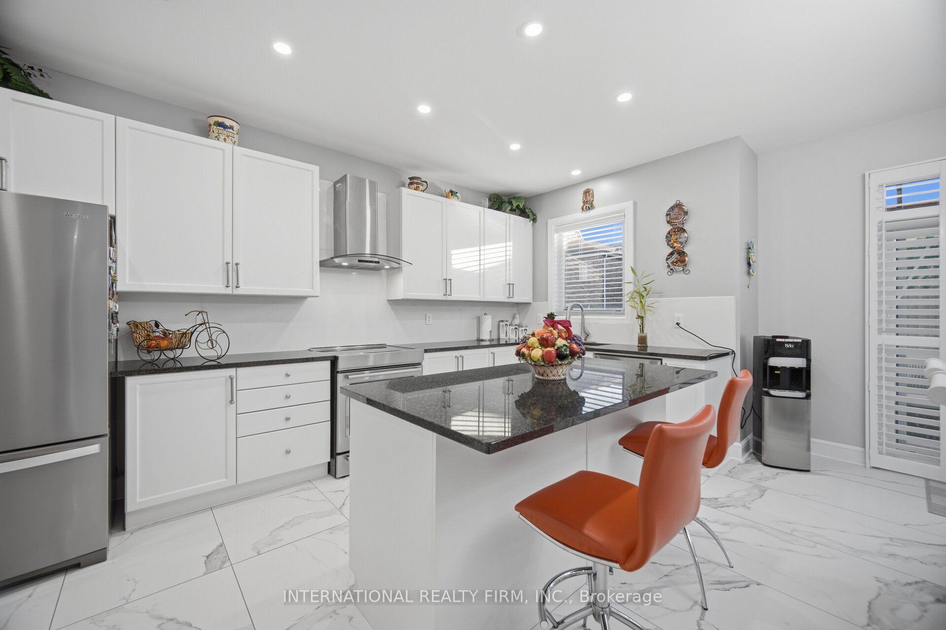 Photo 13 of 84 Fred Young Drive, North York, Downsview-Roding-CFB — HOMEH