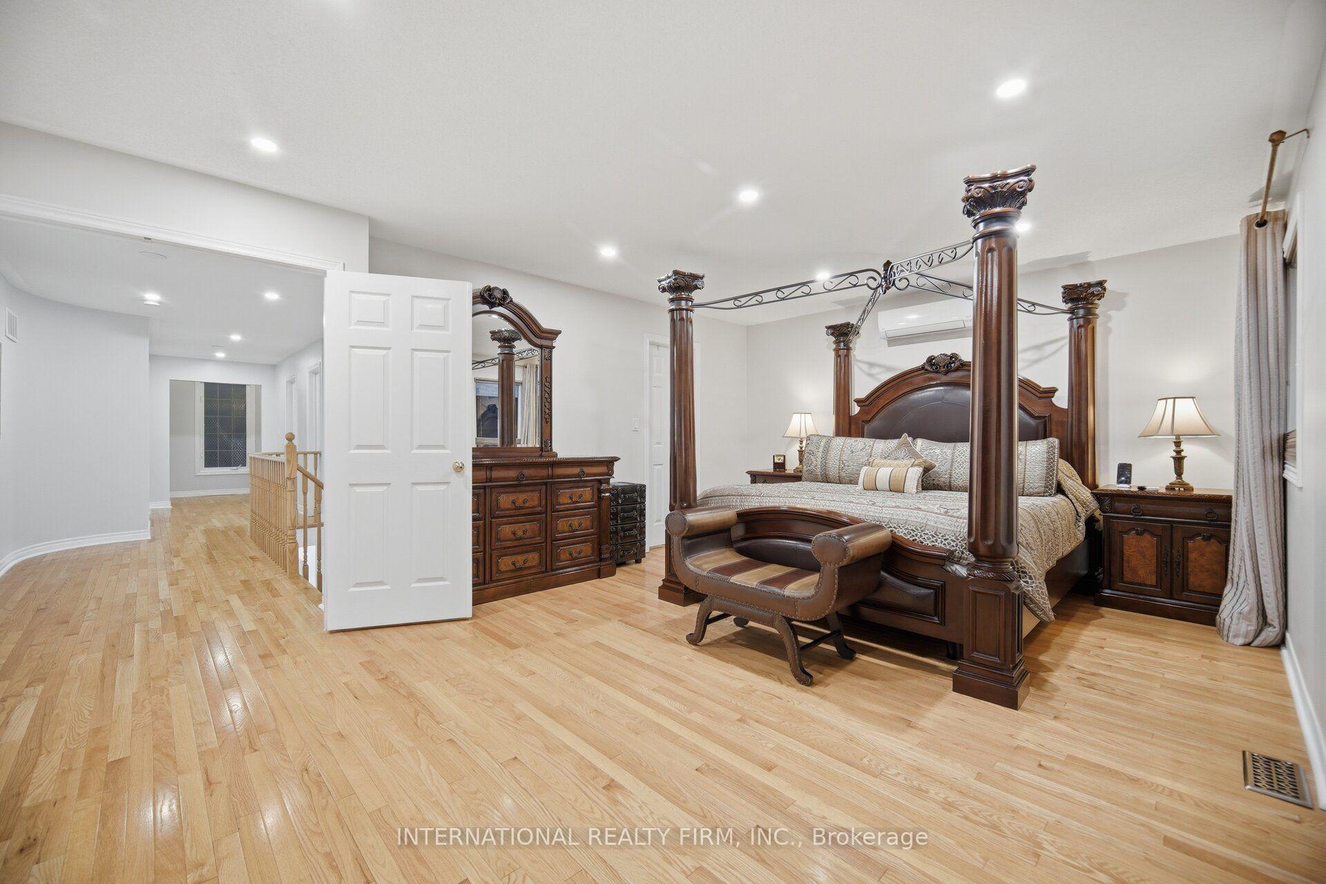 Photo 16 of 84 Fred Young Drive, North York, Downsview-Roding-CFB — HOMEH