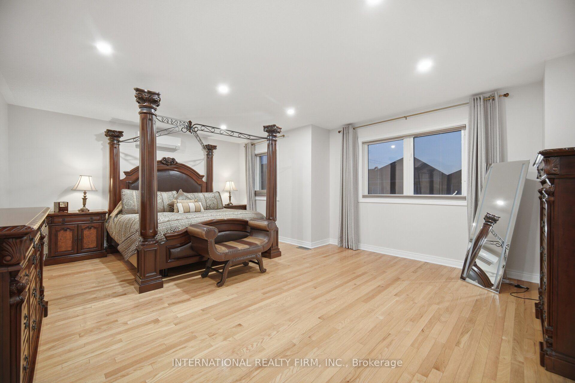 Photo 17 of 84 Fred Young Drive, North York, Downsview-Roding-CFB — HOMEH