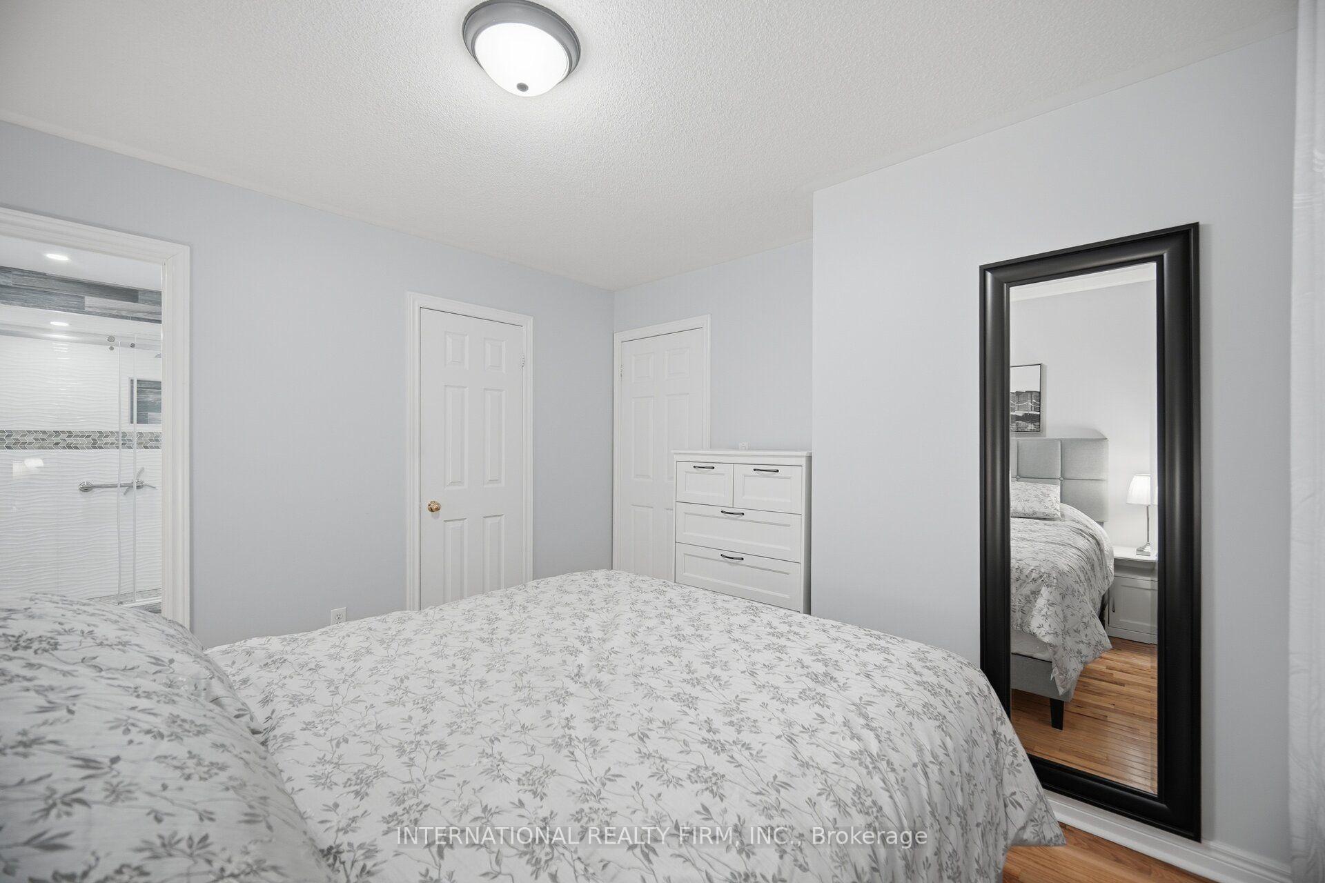 Photo 24 of 84 Fred Young Drive, North York, Downsview-Roding-CFB — HOMEH