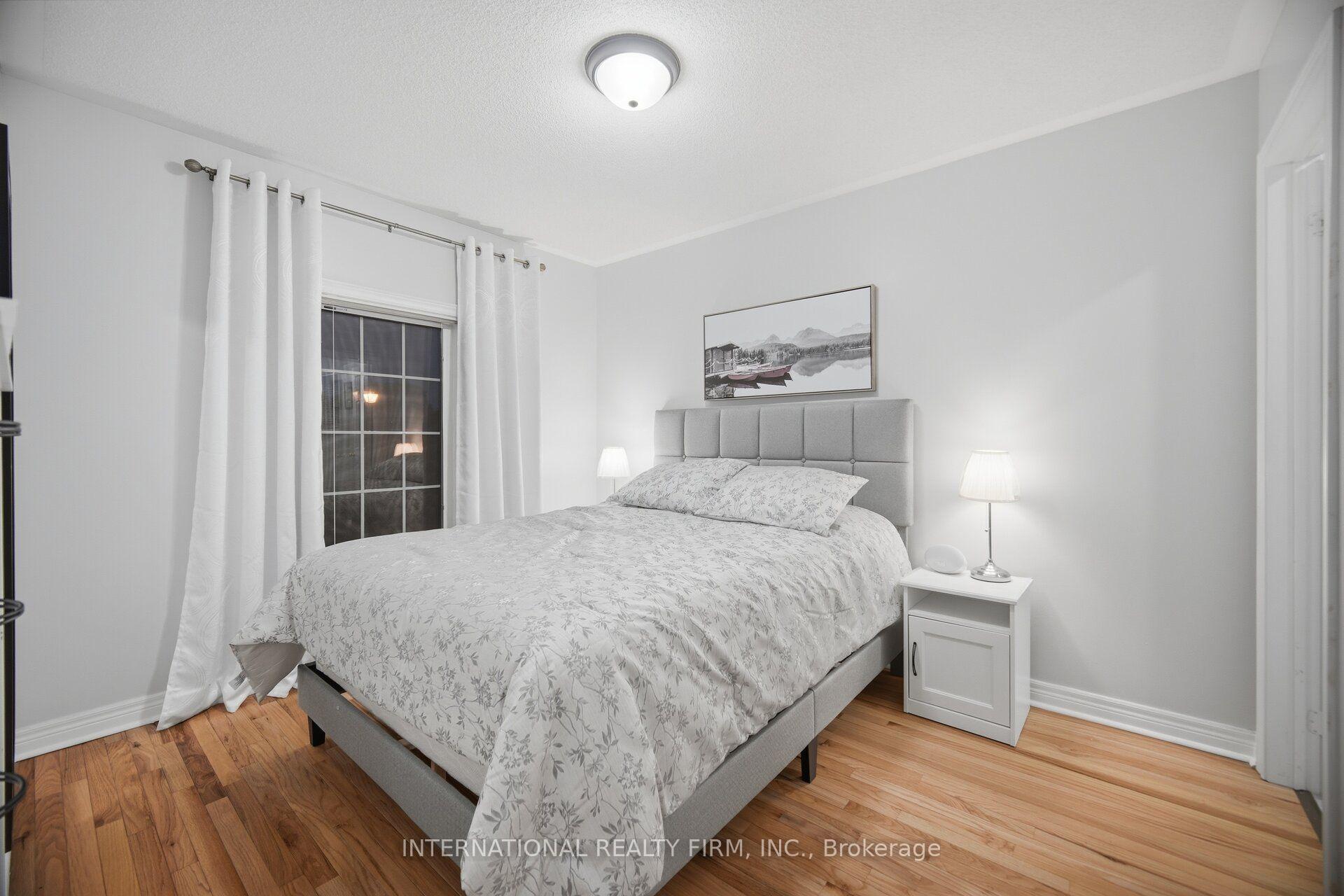 Photo 25 of 84 Fred Young Drive, North York, Downsview-Roding-CFB — HOMEH