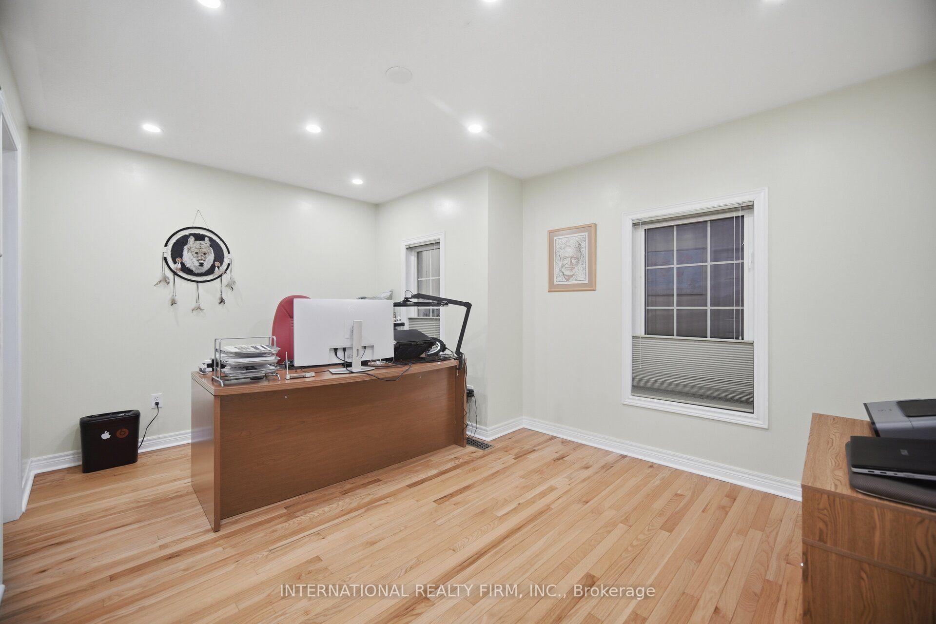 Photo 27 of 84 Fred Young Drive, North York, Downsview-Roding-CFB — HOMEH