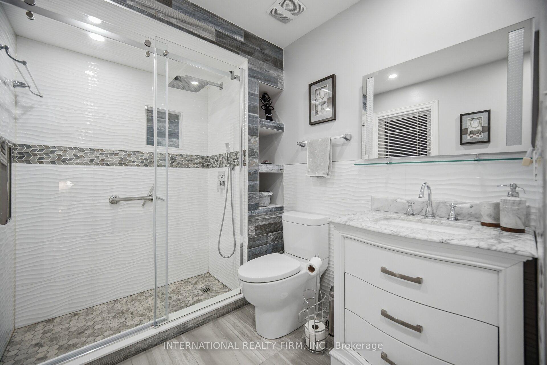 Photo 29 of 84 Fred Young Drive, North York, Downsview-Roding-CFB — HOMEH