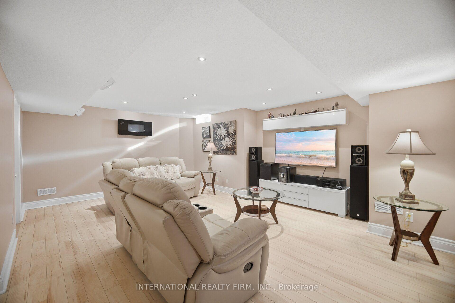 Photo 31 of 84 Fred Young Drive, North York, Downsview-Roding-CFB — HOMEH