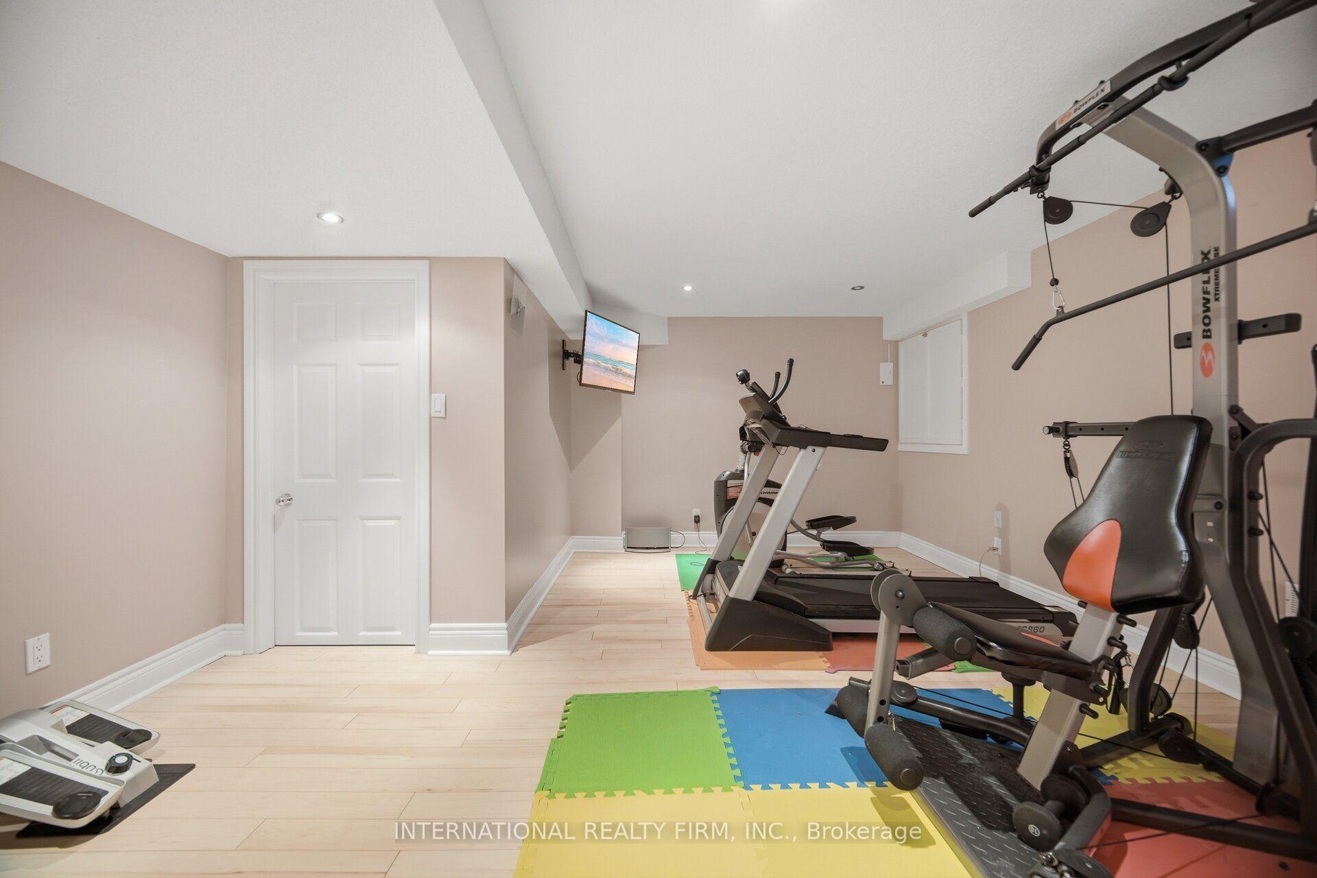 Photo 36 of 84 Fred Young Drive, North York, Downsview-Roding-CFB — HOMEH