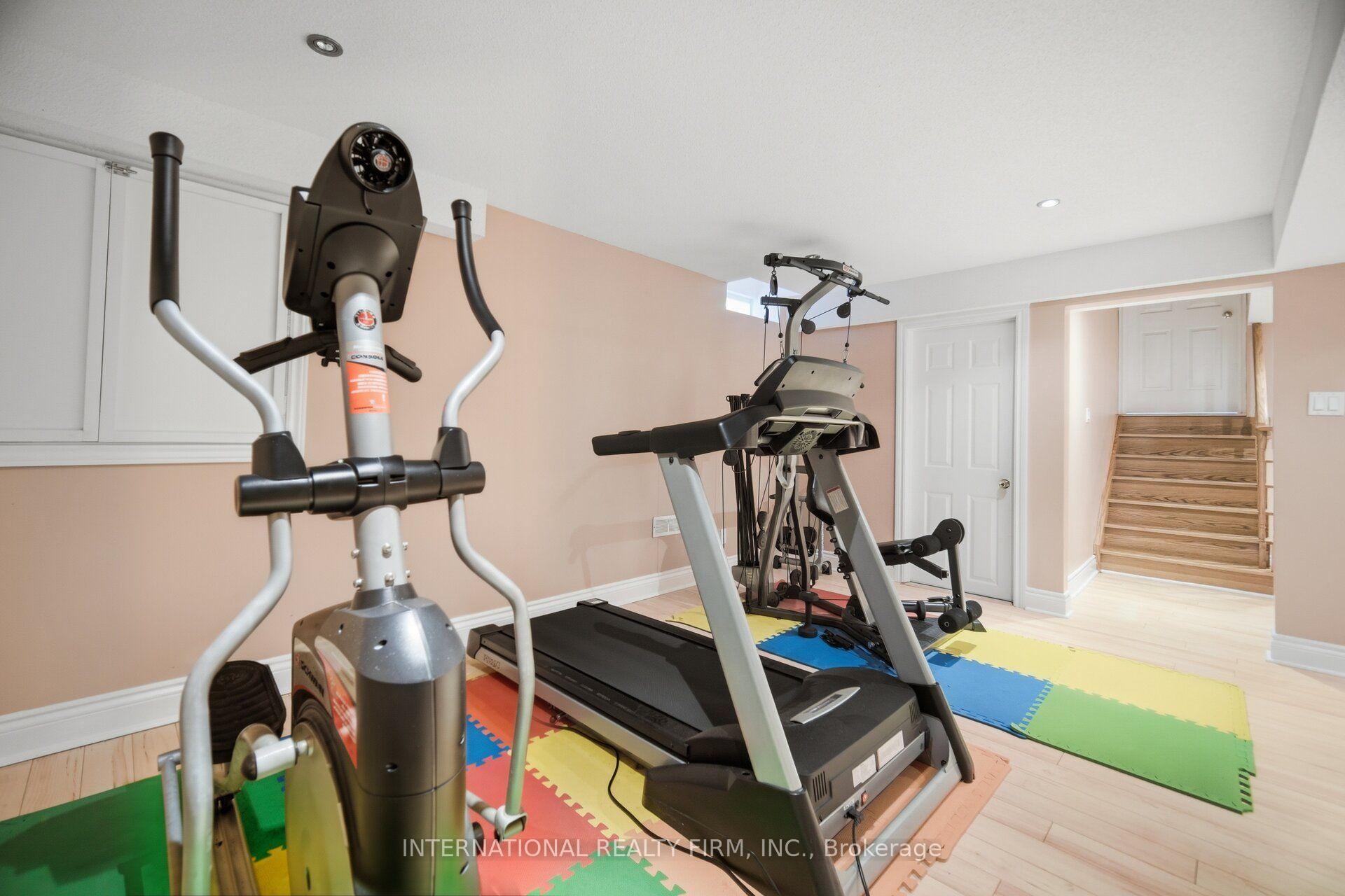 Photo 37 of 84 Fred Young Drive, North York, Downsview-Roding-CFB — HOMEH