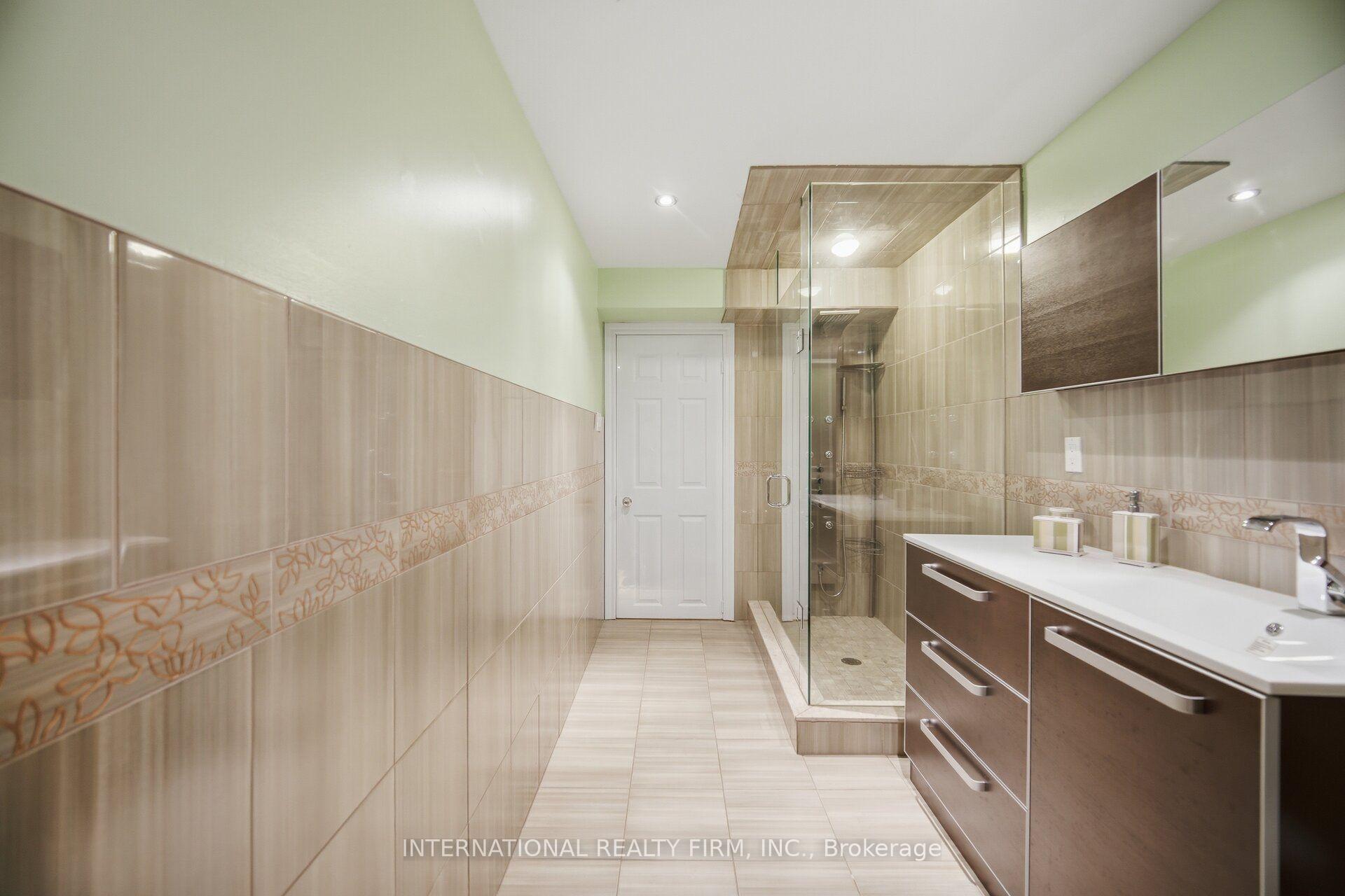 Photo 39 of 84 Fred Young Drive, North York, Downsview-Roding-CFB — HOMEH