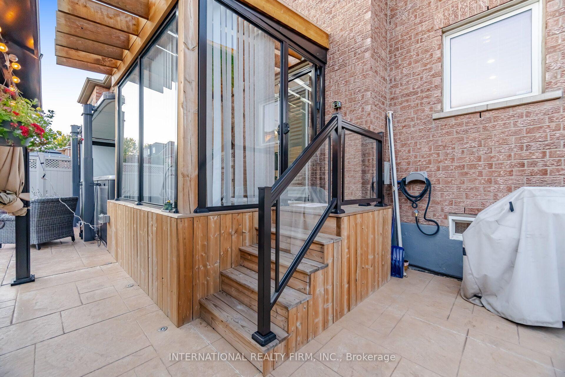 Photo 43 of 84 Fred Young Drive, North York, Downsview-Roding-CFB — HOMEH