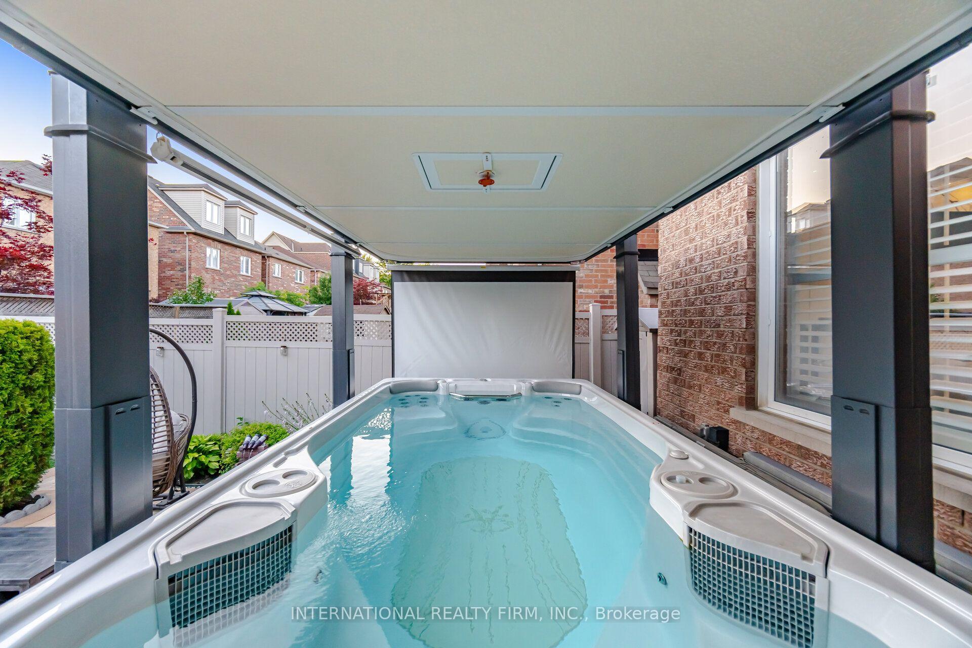 Photo 45 of 84 Fred Young Drive, North York, Downsview-Roding-CFB — HOMEH