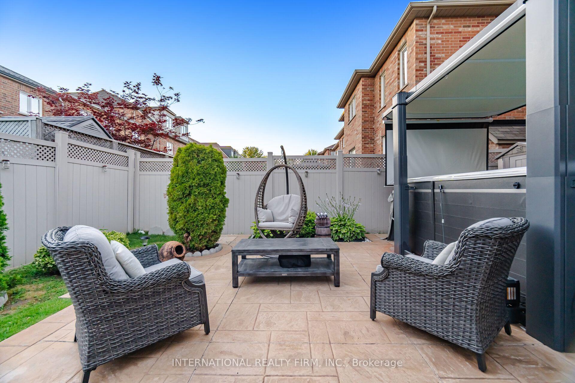 Photo 47 of 84 Fred Young Drive, North York, Downsview-Roding-CFB — HOMEH