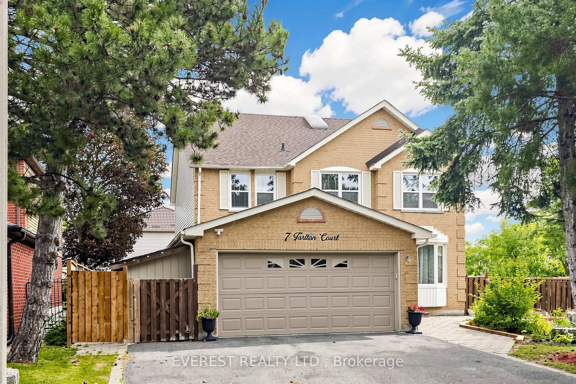 Photo 3 of 7 Tarlton Court, Vaughan, Brownridge — HOMEH