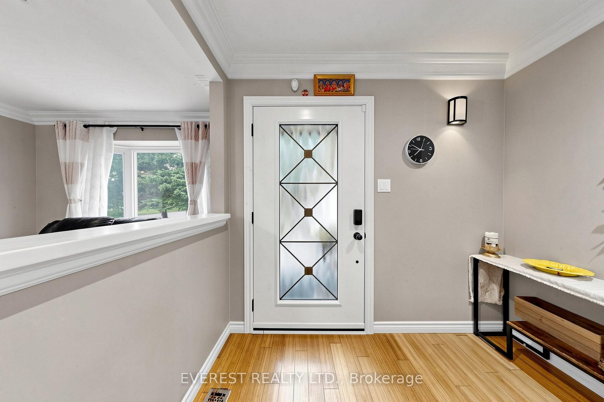 Photo 4 of 7 Tarlton Court, Vaughan, Brownridge — HOMEH