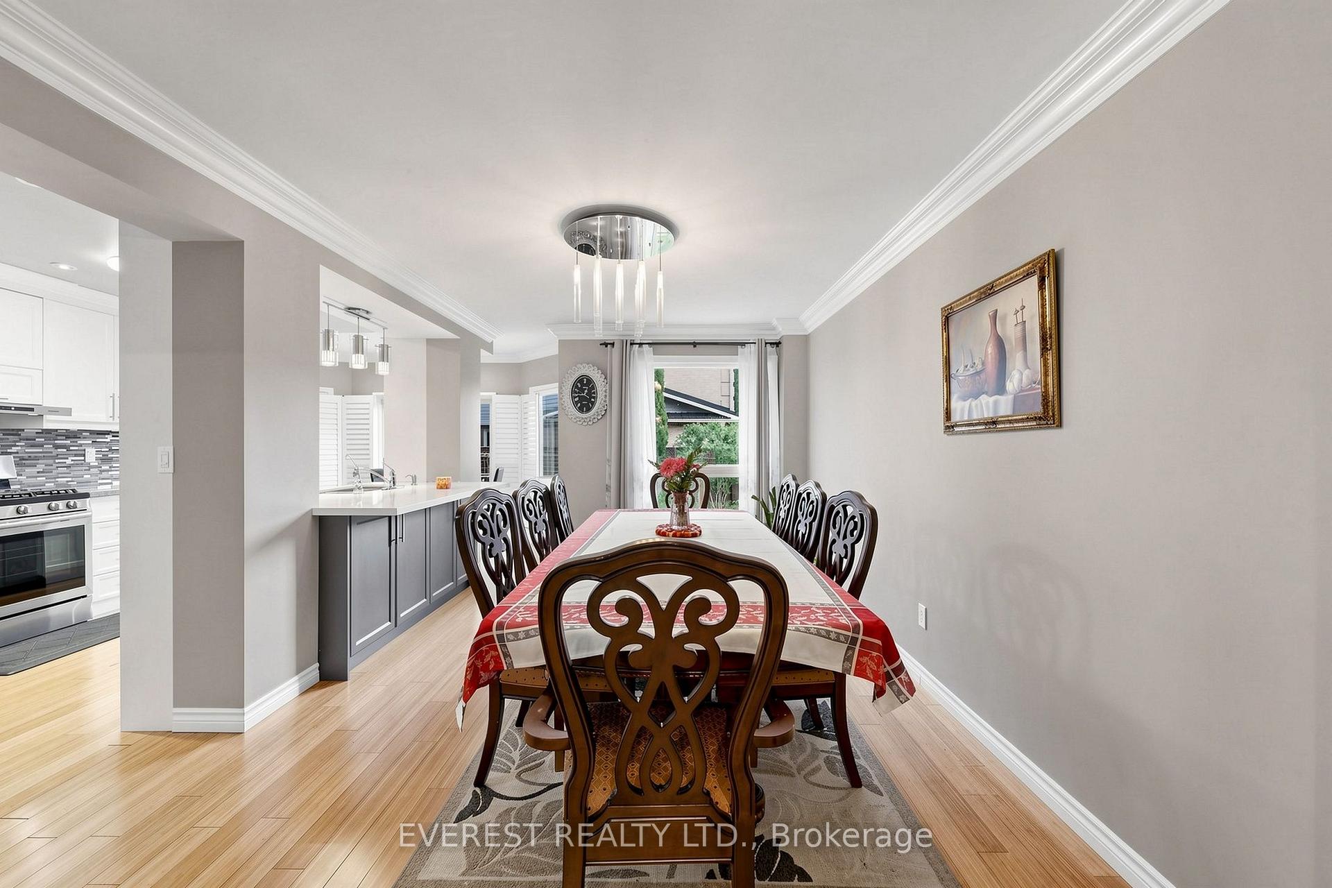 Photo 8 of 7 Tarlton Court, Vaughan, Brownridge — HOMEH