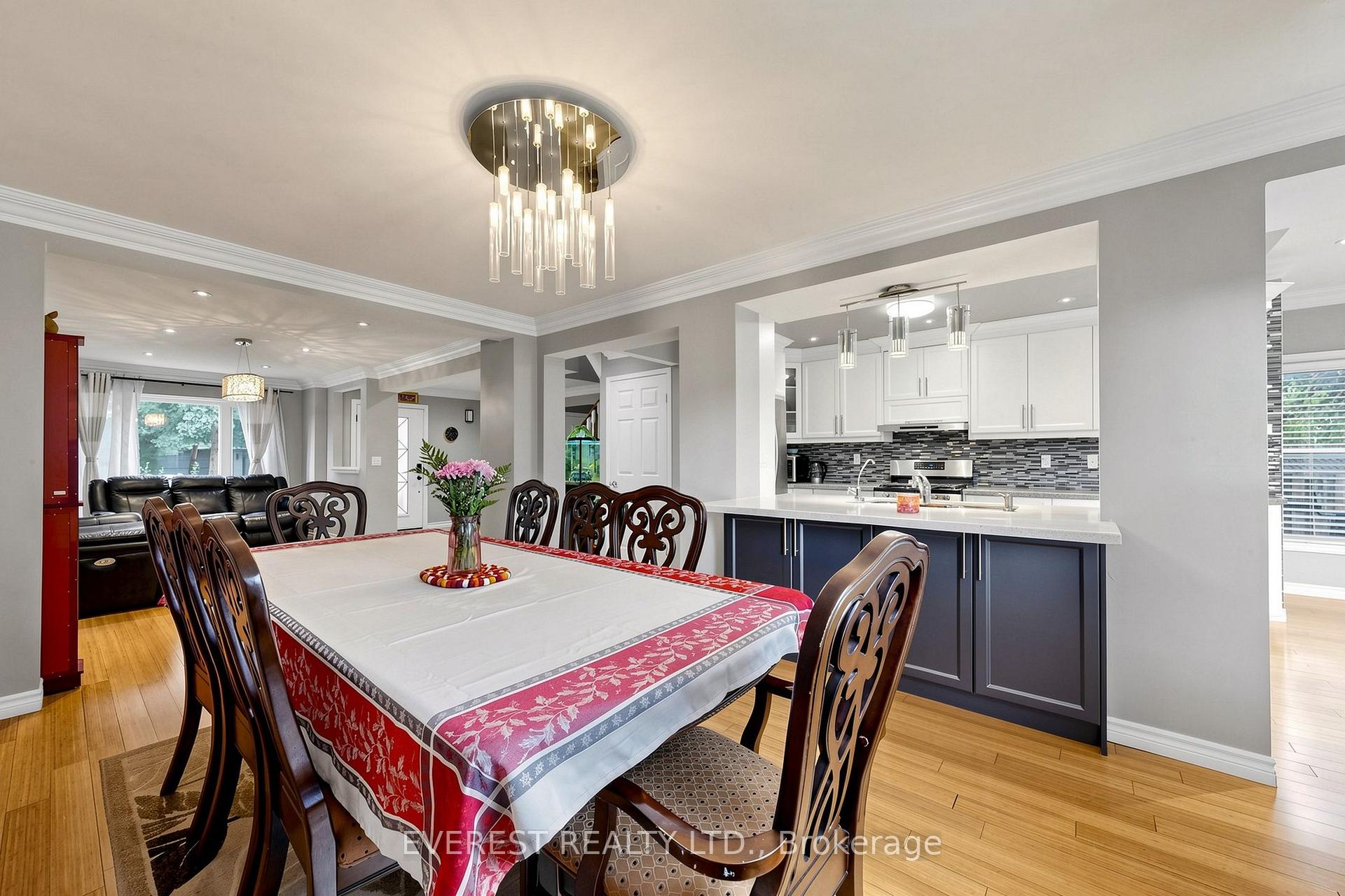 Photo 9 of 7 Tarlton Court, Vaughan, Brownridge — HOMEH