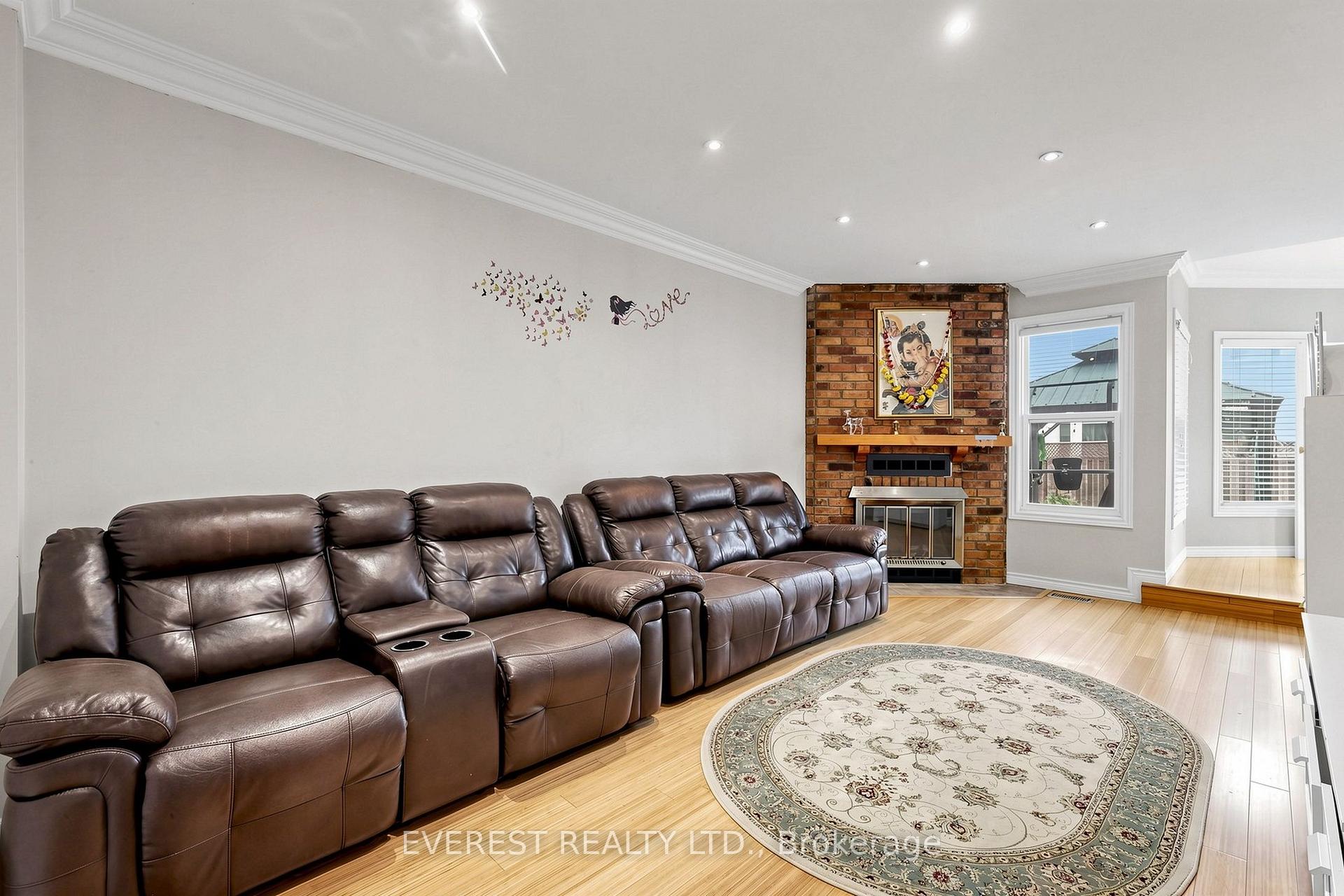 Photo 11 of 7 Tarlton Court, Vaughan, Brownridge — HOMEH