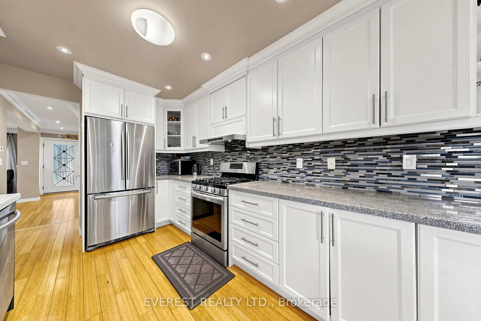 Photo 12 of 7 Tarlton Court, Vaughan, Brownridge — HOMEH
