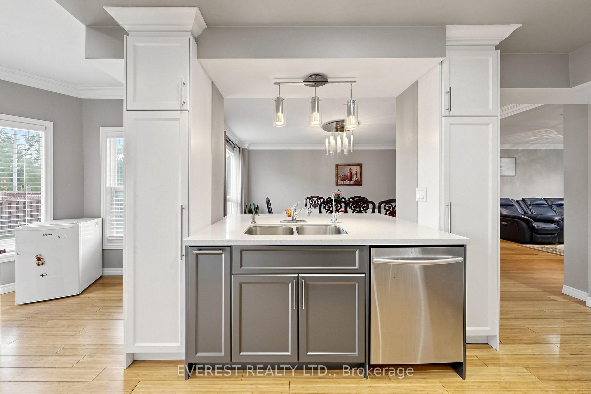 Photo 13 of 7 Tarlton Court, Vaughan, Brownridge — HOMEH
