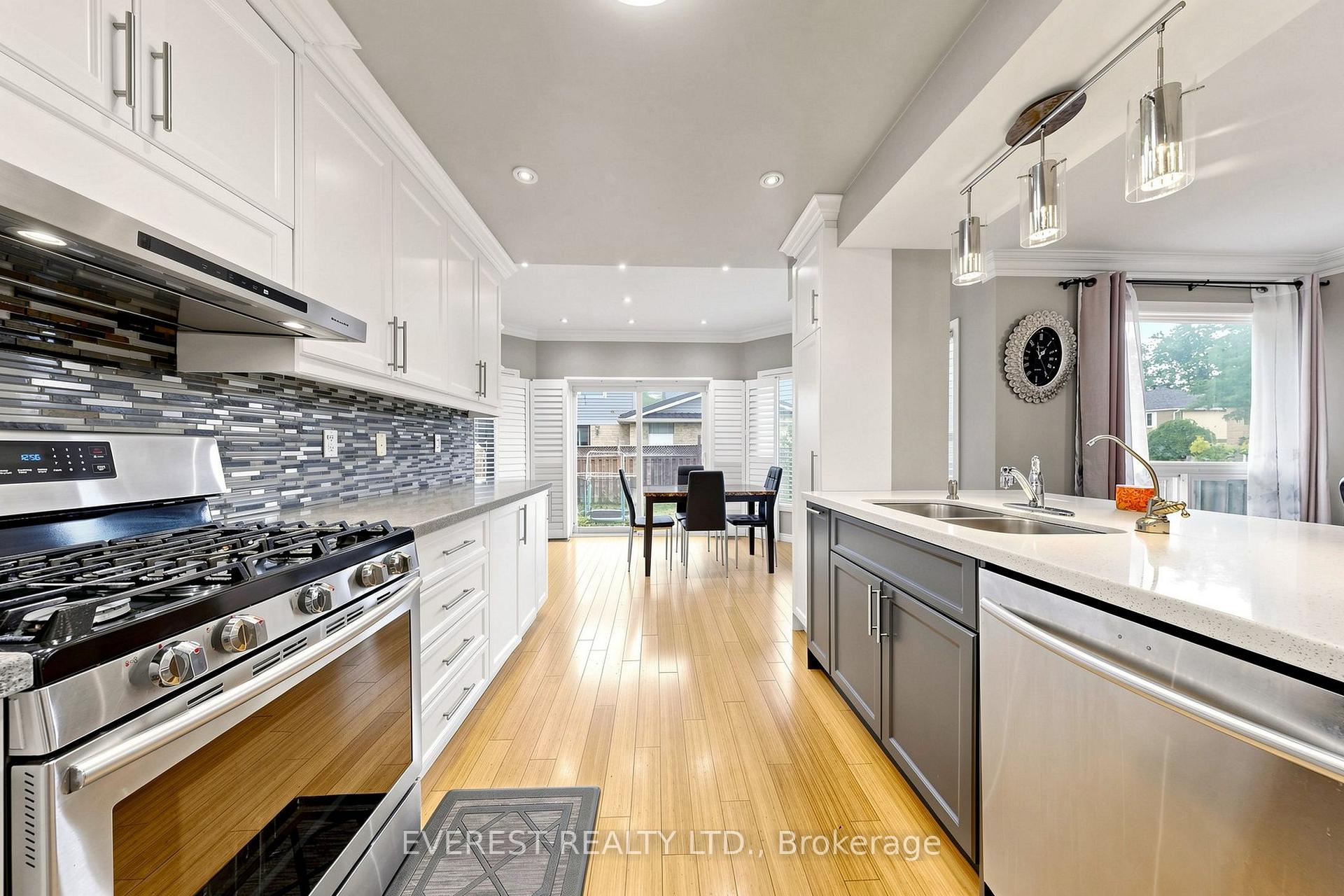 Photo 14 of 7 Tarlton Court, Vaughan, Brownridge — HOMEH