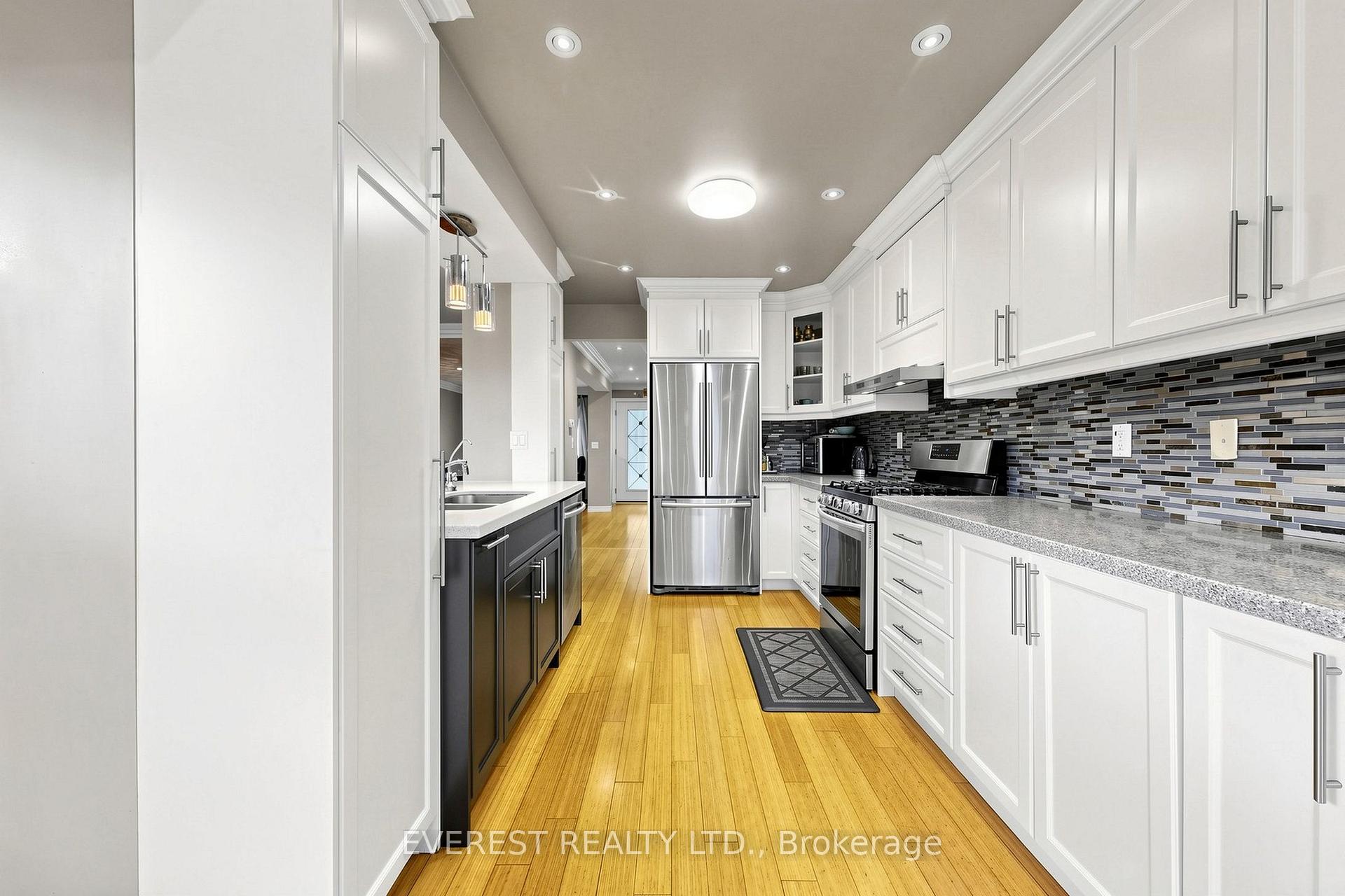 Photo 15 of 7 Tarlton Court, Vaughan, Brownridge — HOMEH
