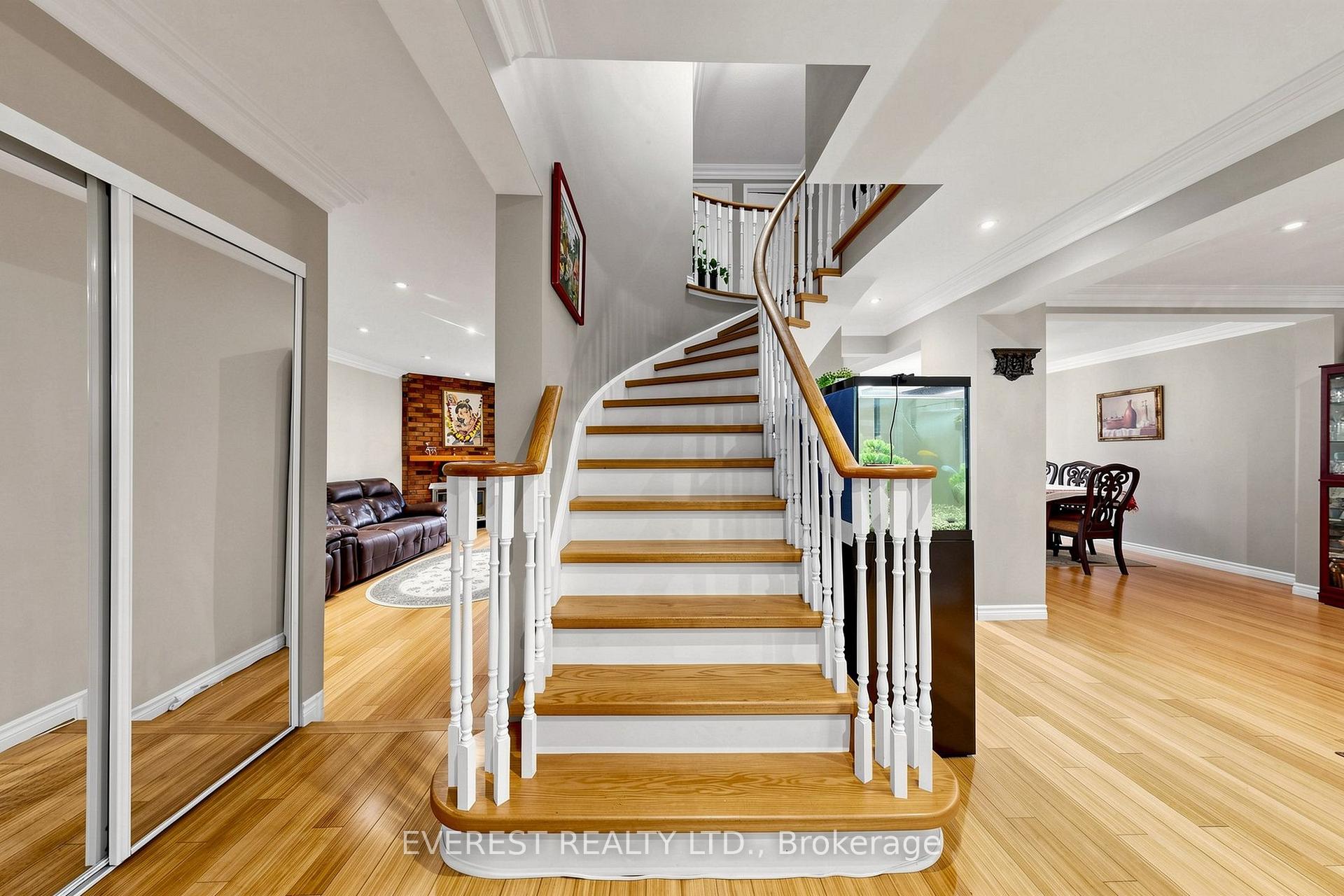 Photo 18 of 7 Tarlton Court, Vaughan, Brownridge — HOMEH