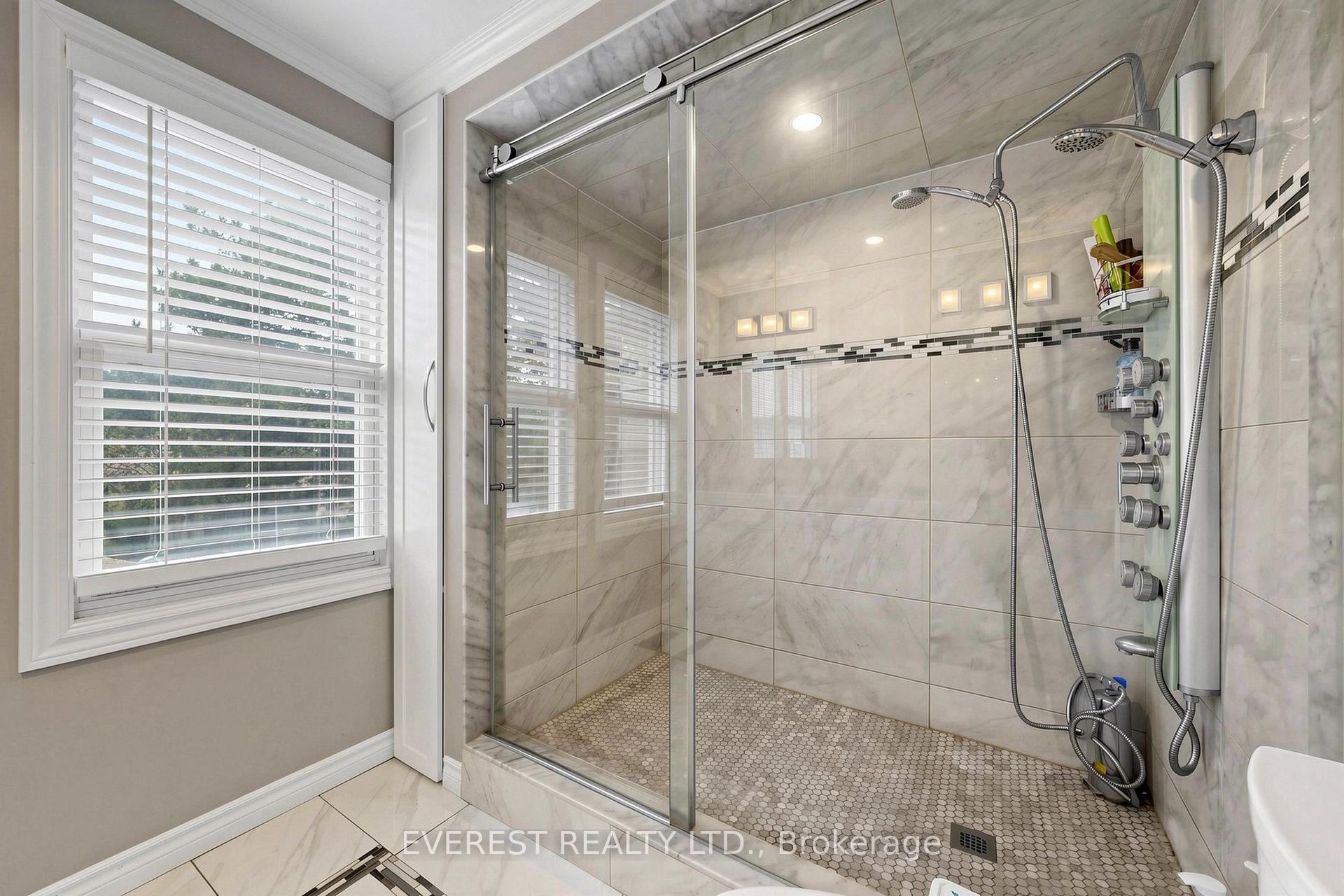 Photo 24 of 7 Tarlton Court, Vaughan, Brownridge — HOMEH