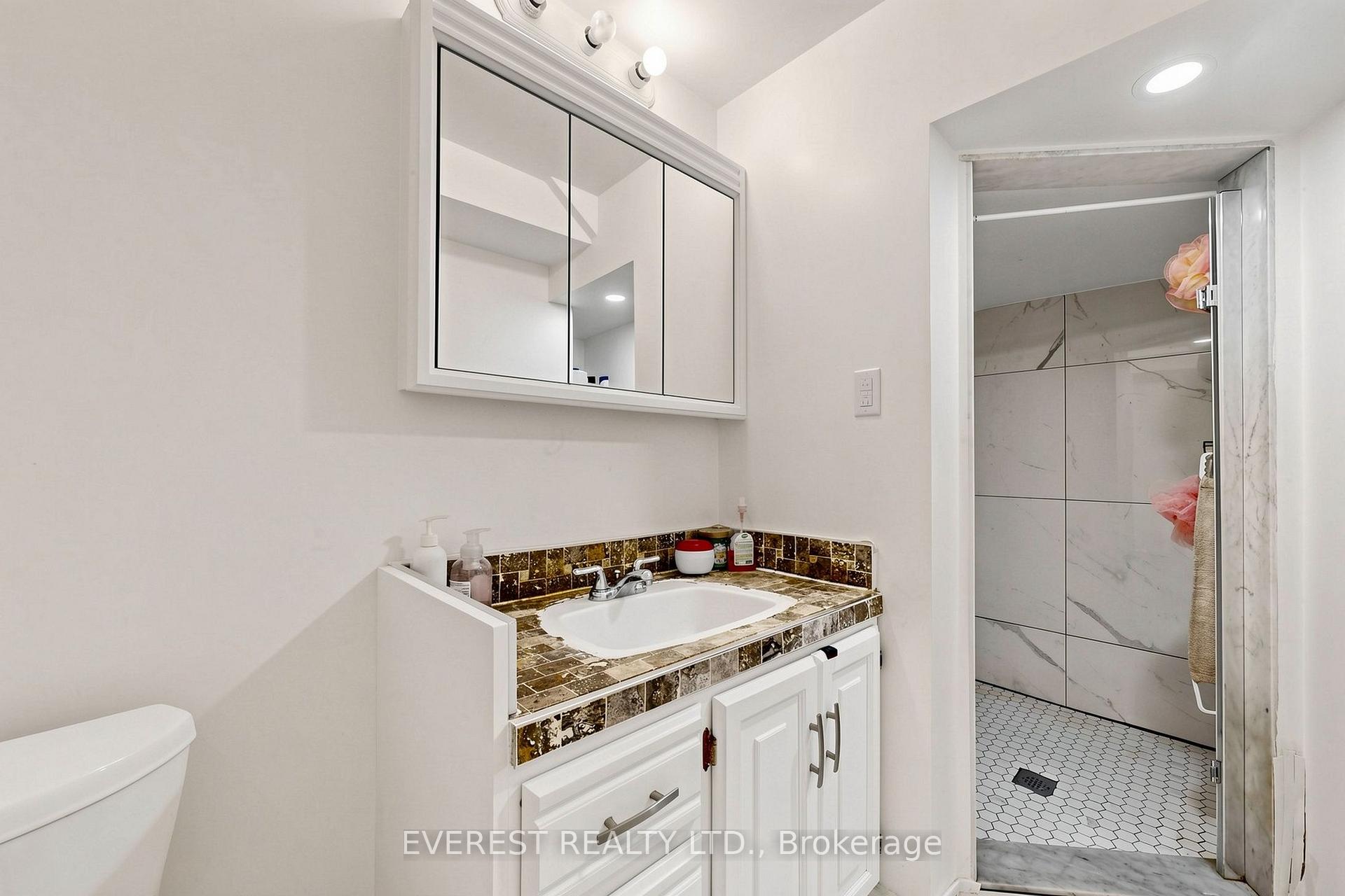 Photo 38 of 7 Tarlton Court, Vaughan, Brownridge — HOMEH