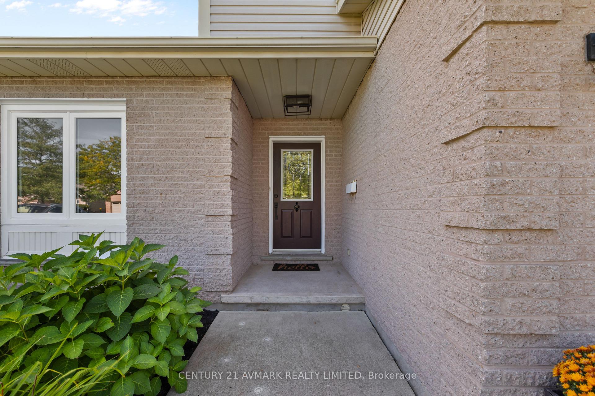 Photo 3 of 65 Wellandvale Drive, Welland, N. Welland — HOMEH