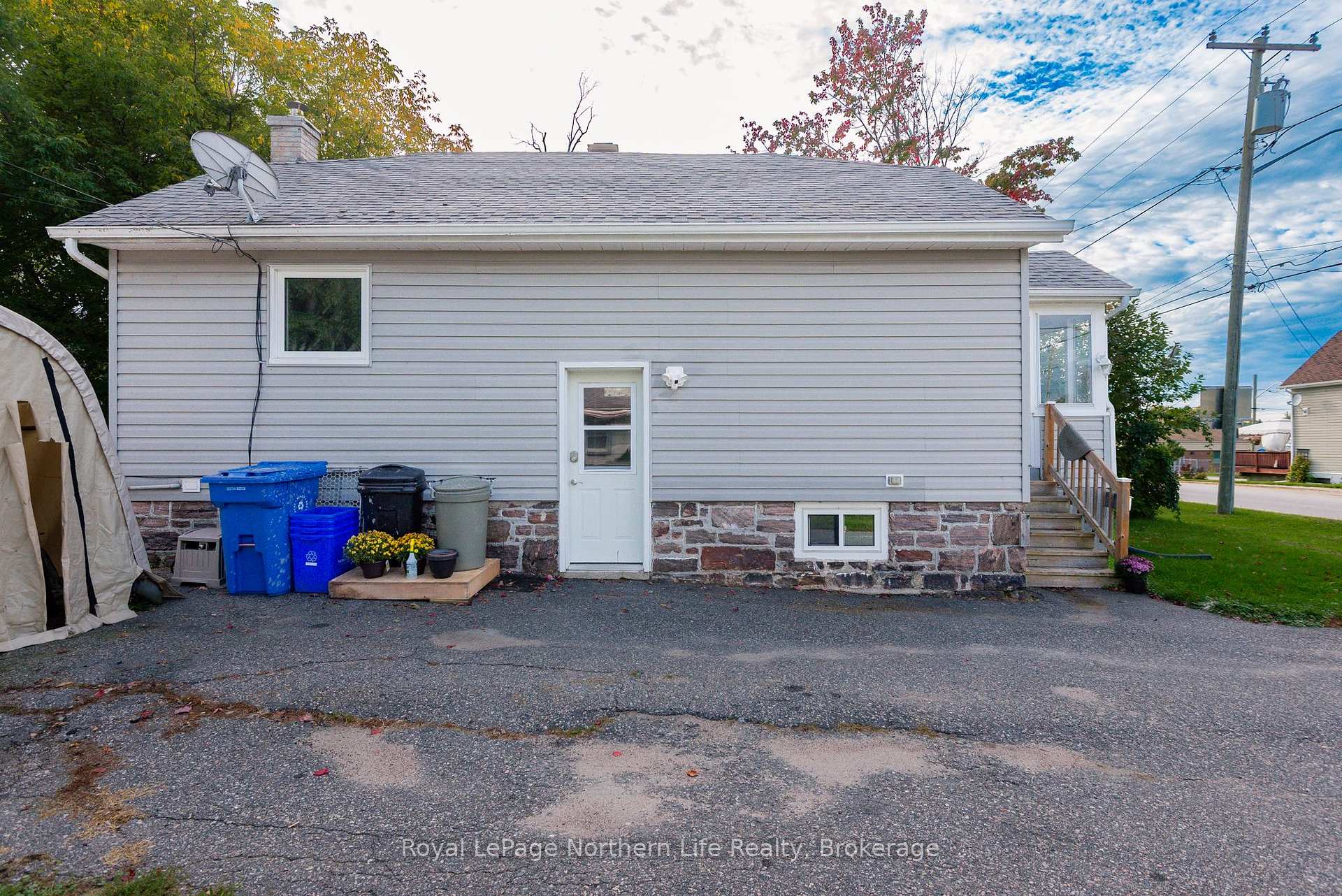 Photo 4 of 1341 Wyld Street, North Bay, Central — HOMEH