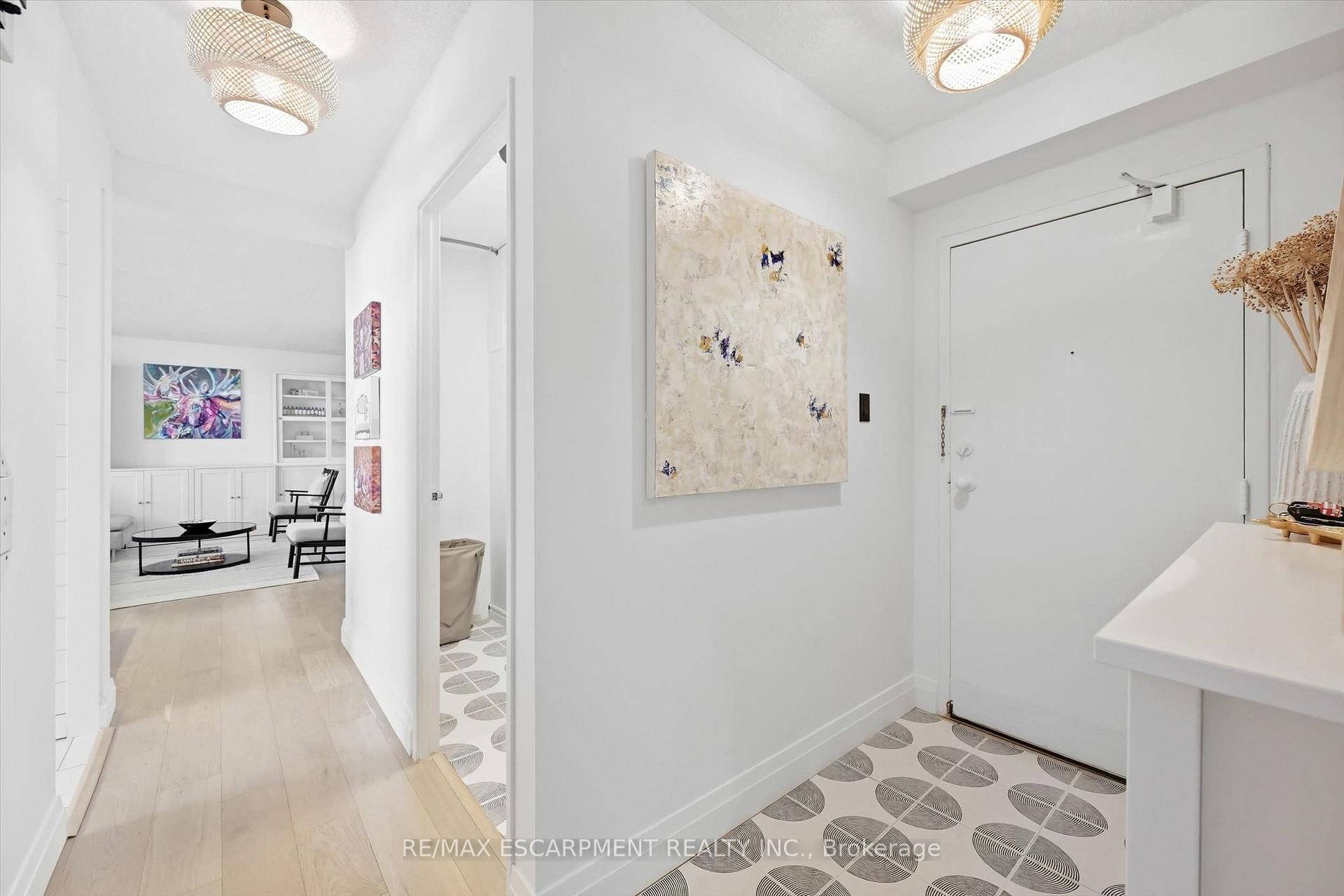 Photo 4 of Unit 909, 700 Dynes Road, Burlington, Roseland — HOMEH