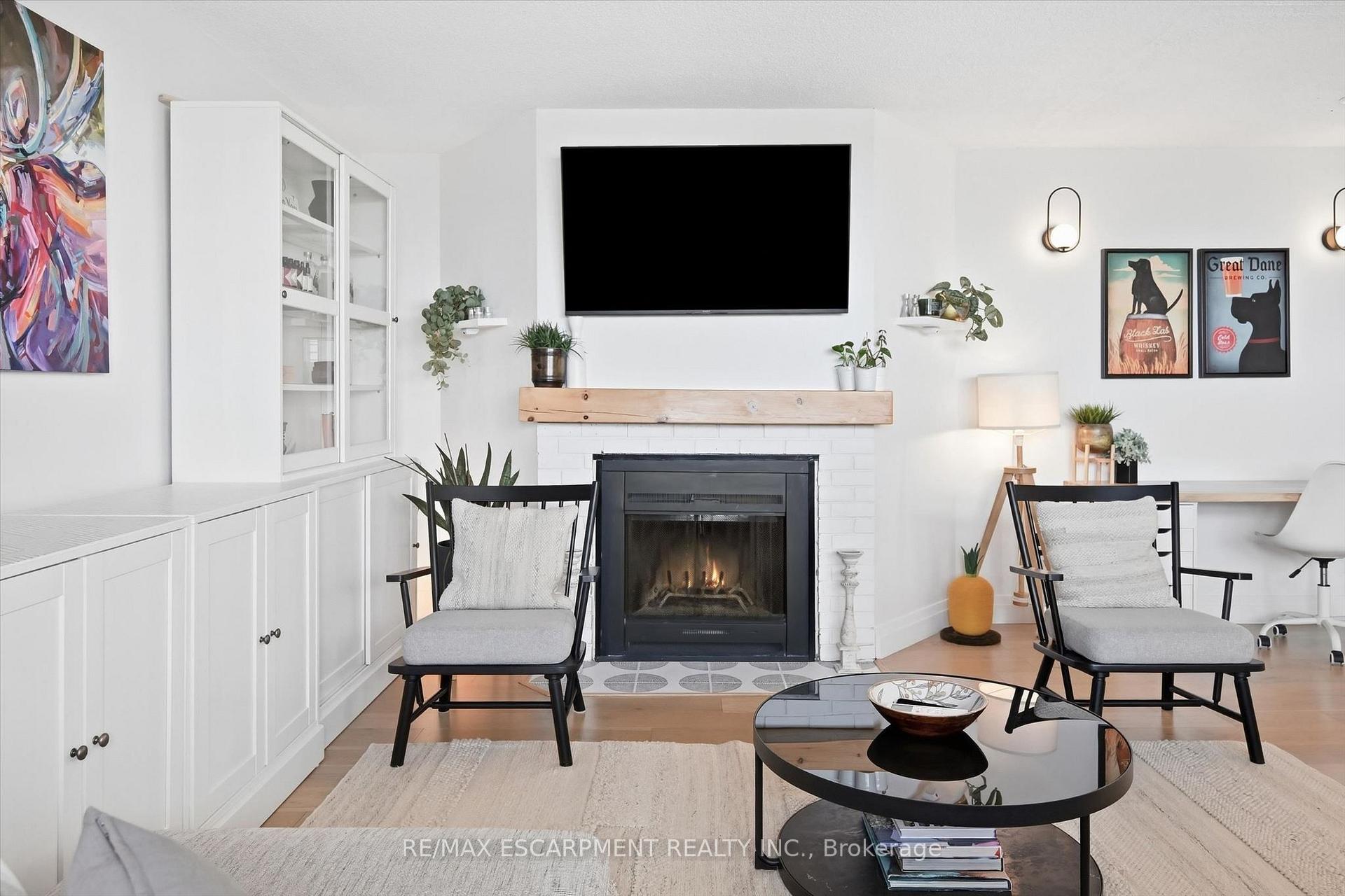 Photo 7 of Unit 909, 700 Dynes Road, Burlington, Roseland — HOMEH