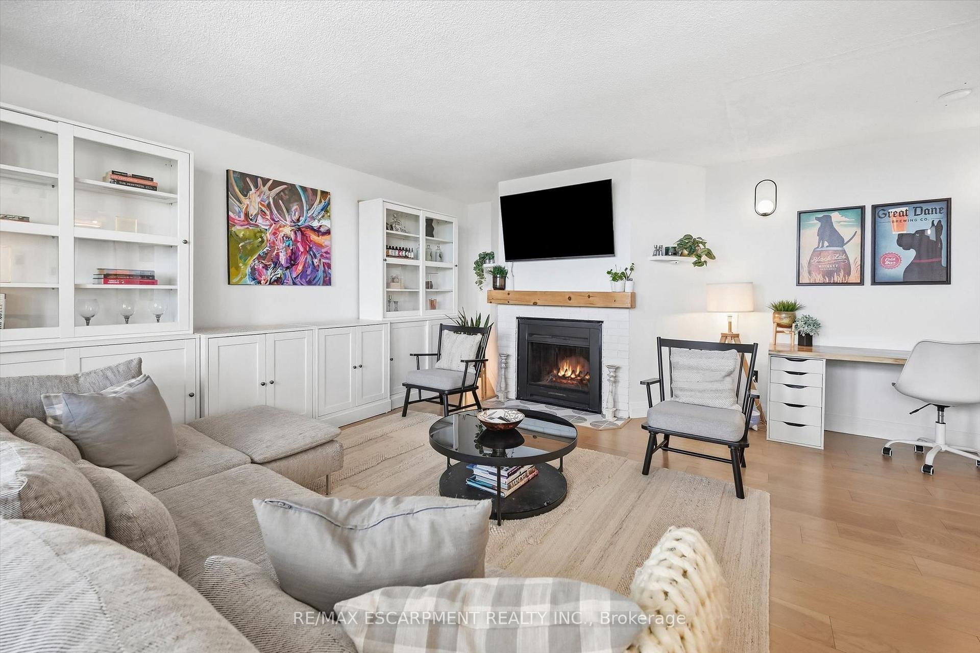 Photo 9 of Unit 909, 700 Dynes Road, Burlington, Roseland — HOMEH