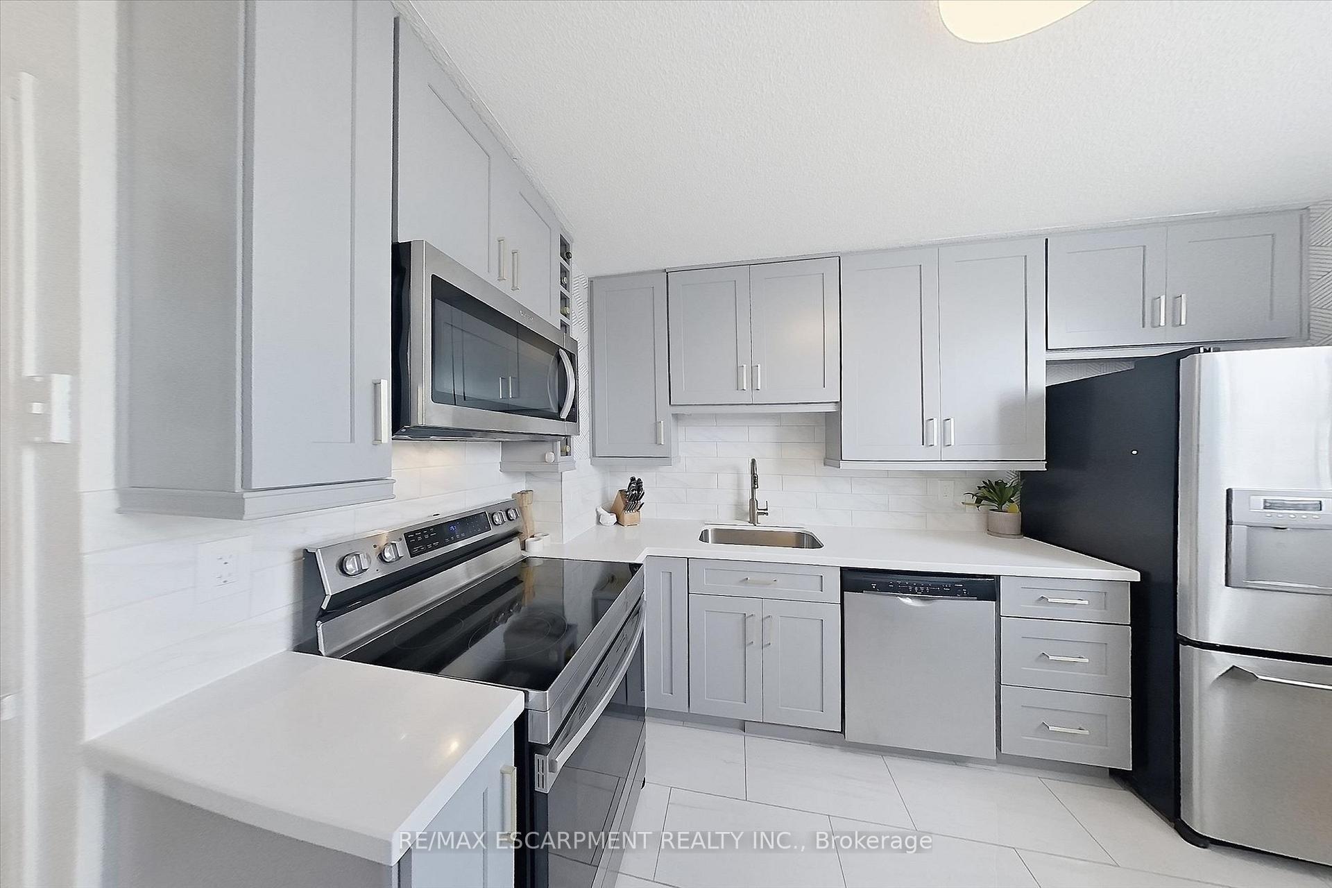 Photo 11 of Unit 909, 700 Dynes Road, Burlington, Roseland — HOMEH