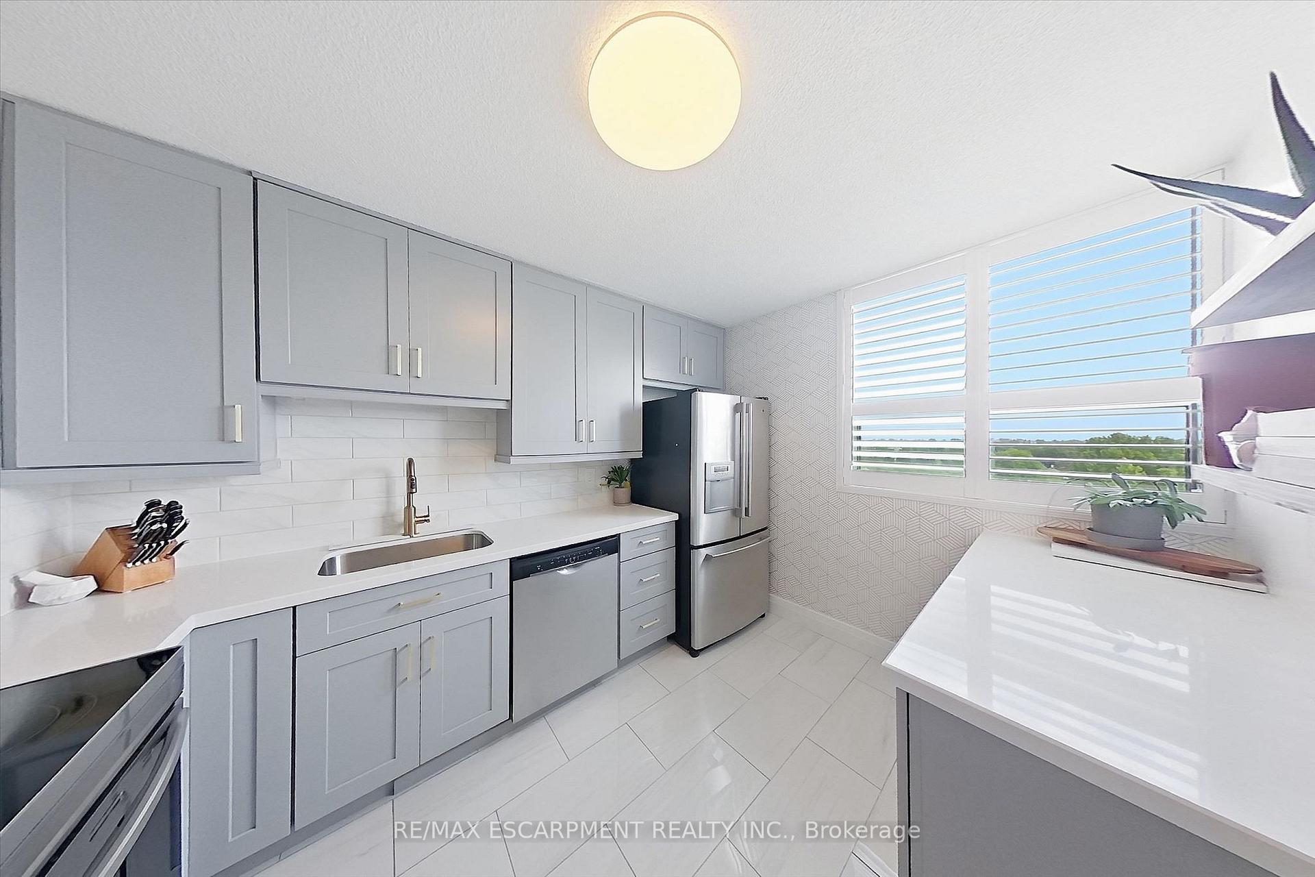 Photo 12 of Unit 909, 700 Dynes Road, Burlington, Roseland — HOMEH