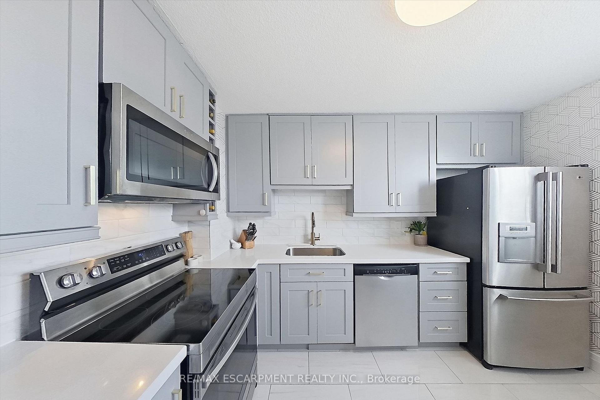 Photo 15 of Unit 909, 700 Dynes Road, Burlington, Roseland — HOMEH