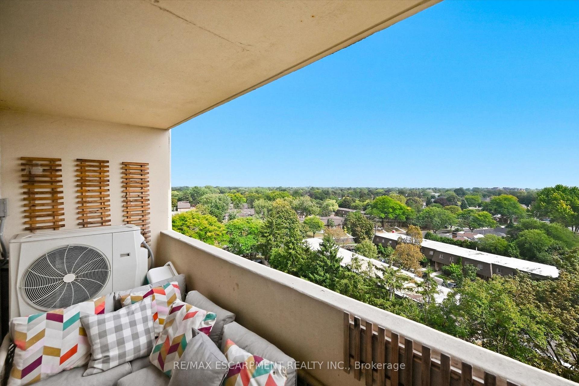 Photo 23 of Unit 909, 700 Dynes Road, Burlington, Roseland — HOMEH