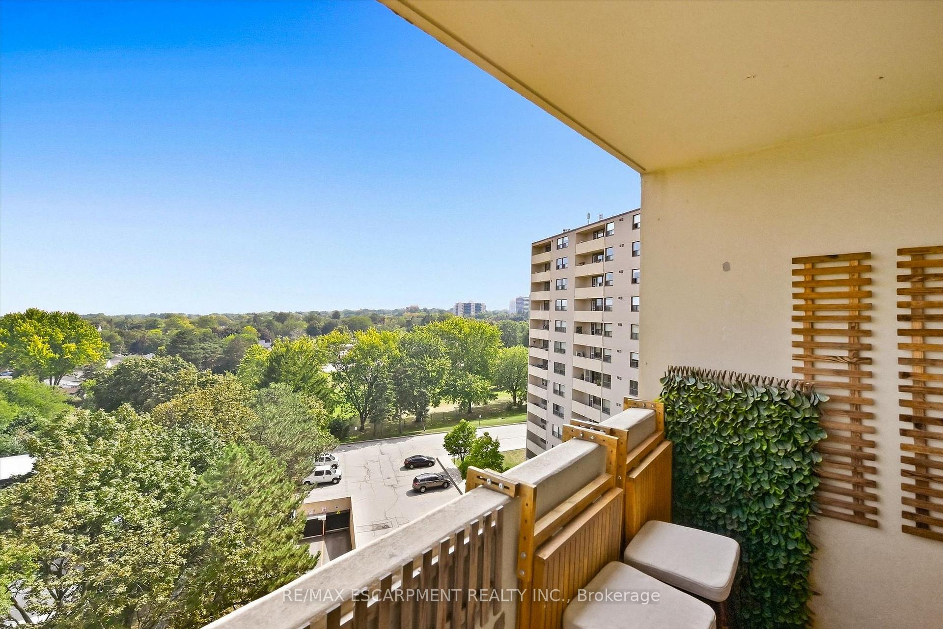 Photo 24 of Unit 909, 700 Dynes Road, Burlington, Roseland — HOMEH
