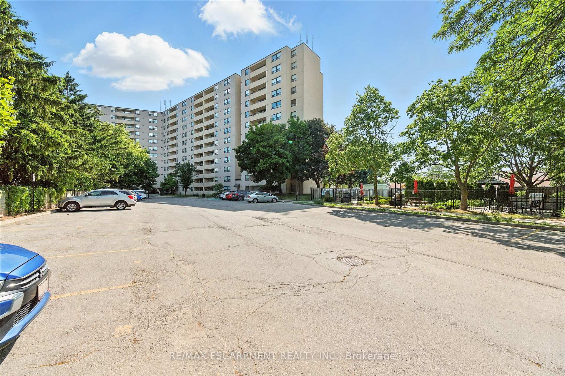 Photo 32 of Unit 909, 700 Dynes Road, Burlington, Roseland — HOMEH