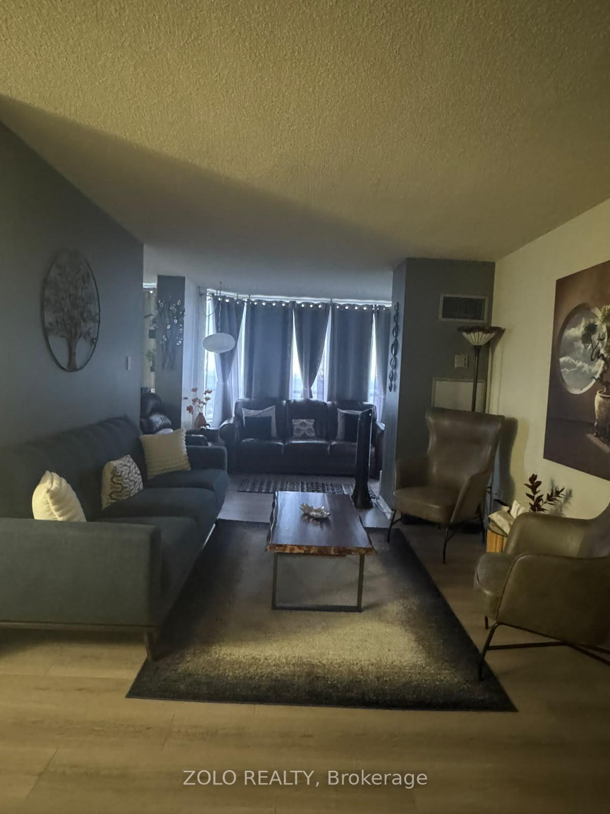 Photo 7 of 550 Webb Drive, Mississauga, City Centre — HOMEH