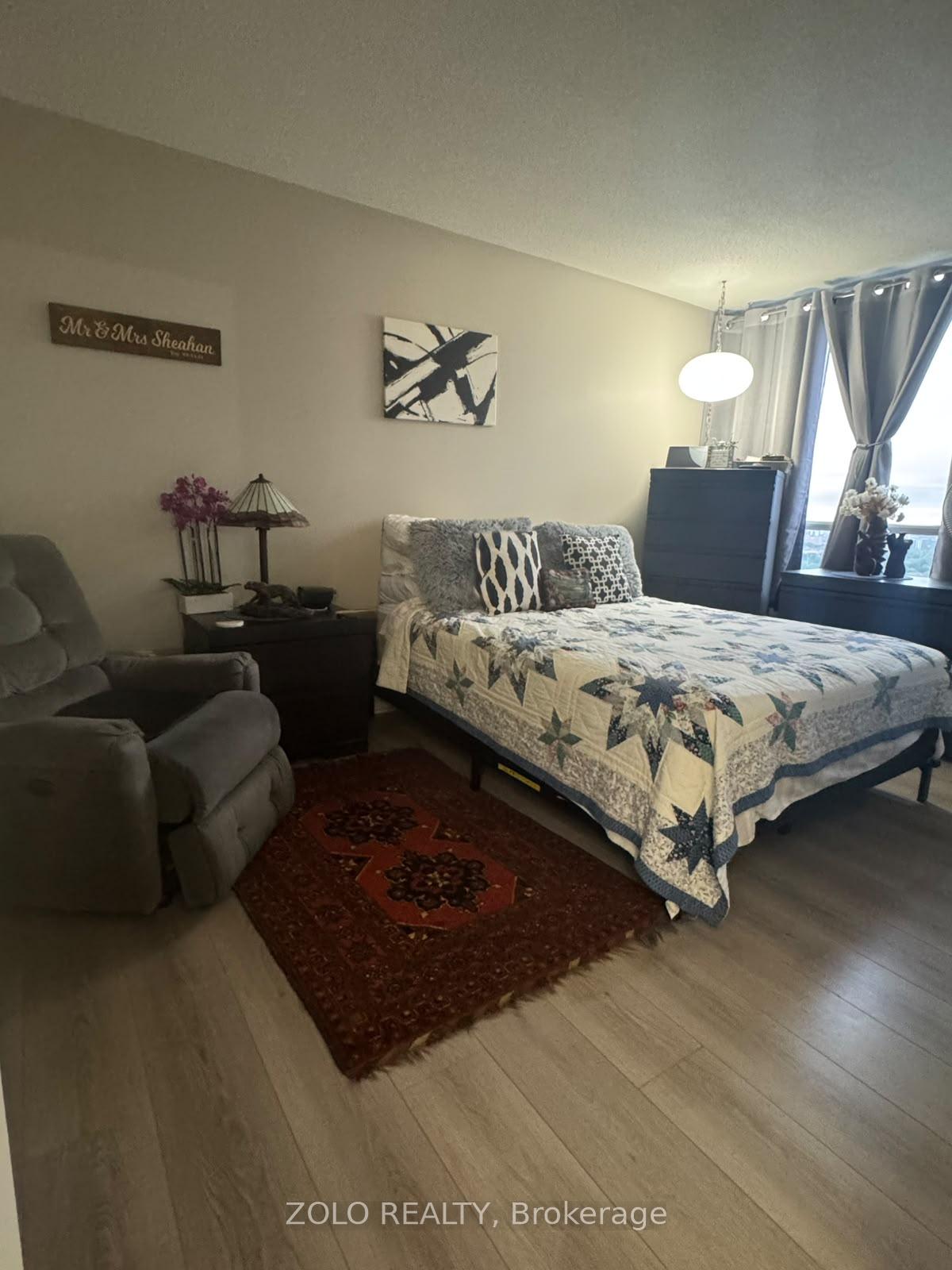 Photo 15 of 550 Webb Drive, Mississauga, City Centre — HOMEH