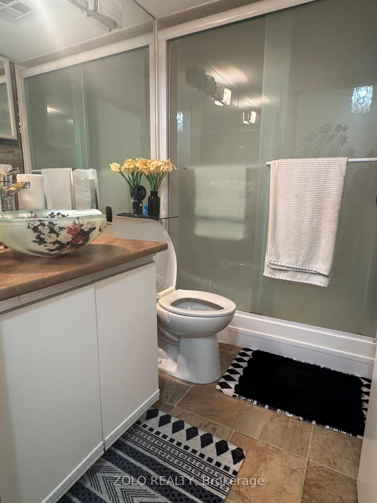 Photo 18 of 550 Webb Drive, Mississauga, City Centre — HOMEH