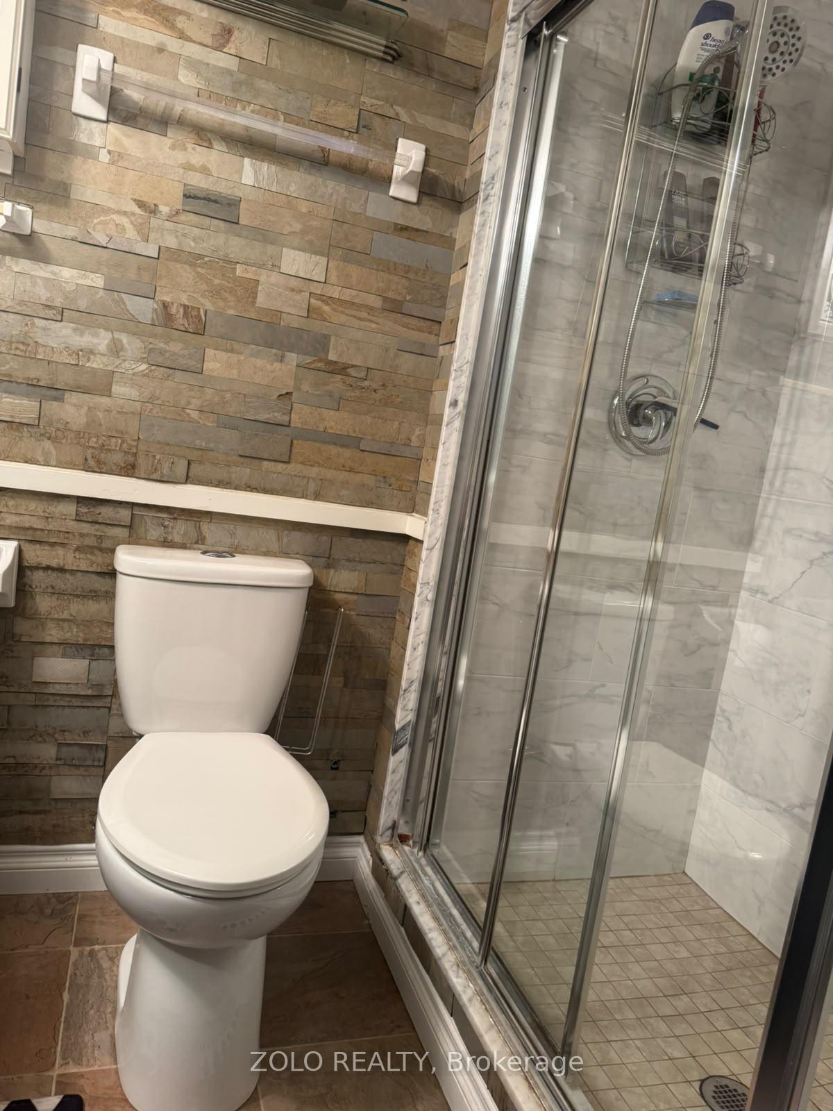 Photo 21 of 550 Webb Drive, Mississauga, City Centre — HOMEH