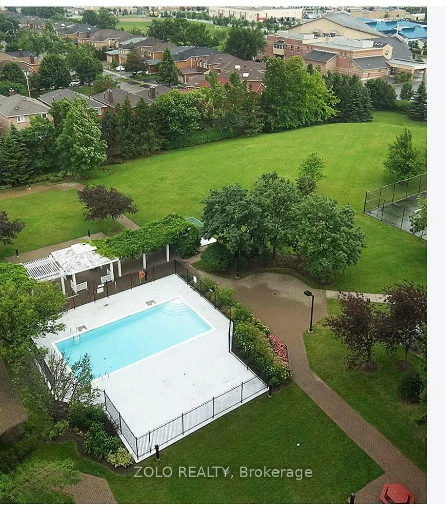 Photo 3 of 550 Webb Drive, Mississauga, City Centre — HOMEH