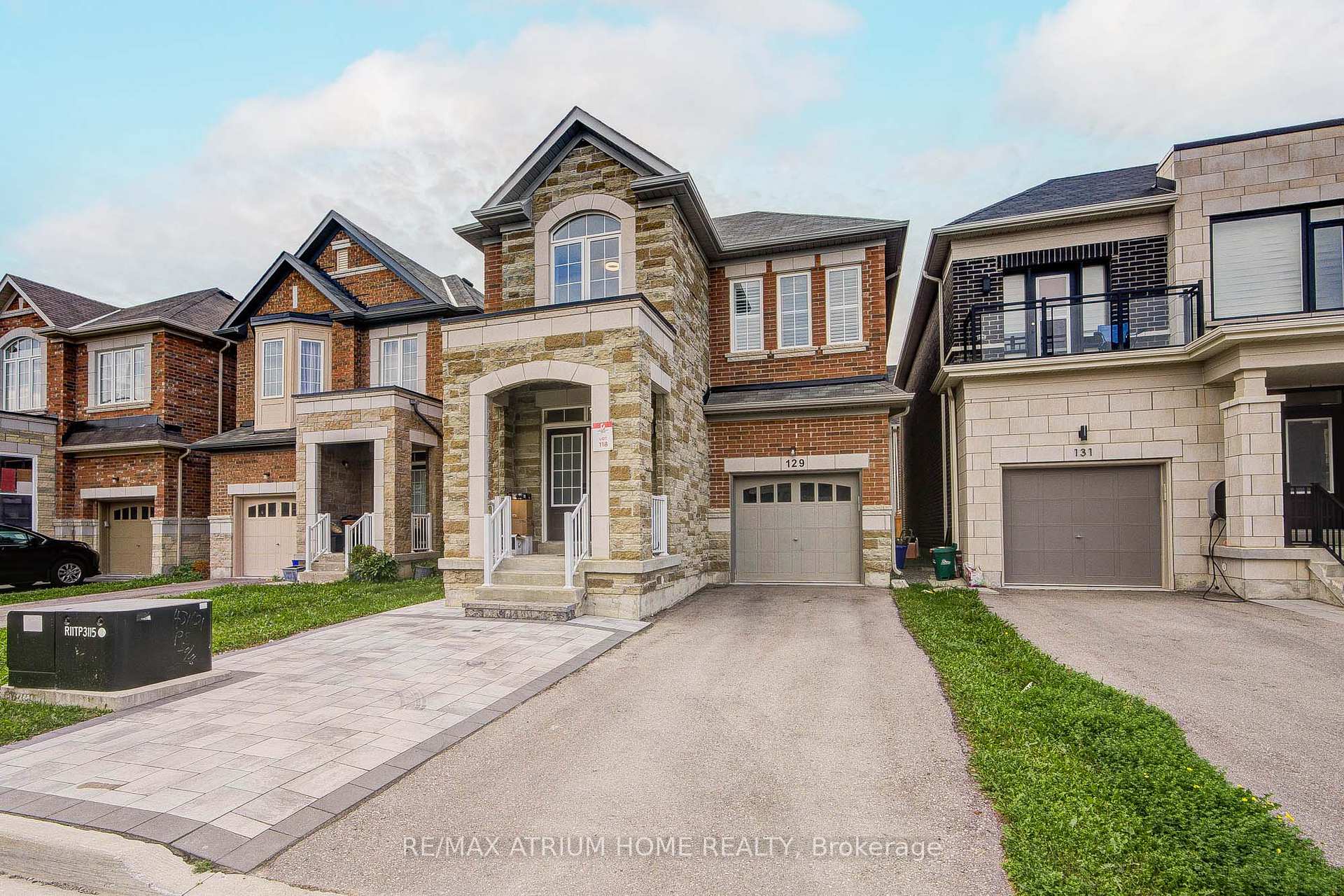 Photo 3 of 129 Hartney Drive, Richmond Hill, Rural Richmond Hill — HOMEH