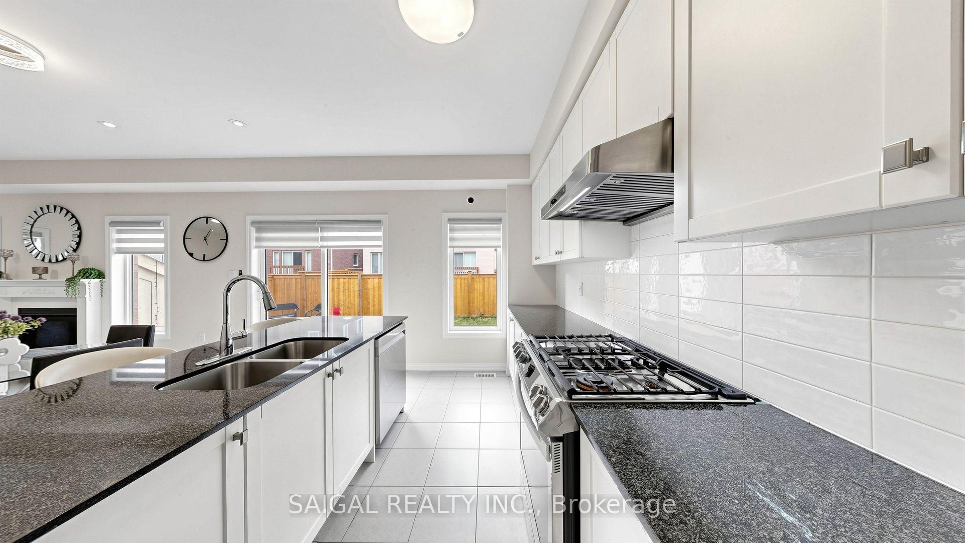 Photo 10 of 3913 Koenig Road, Burlington, Alton — HOMEH
