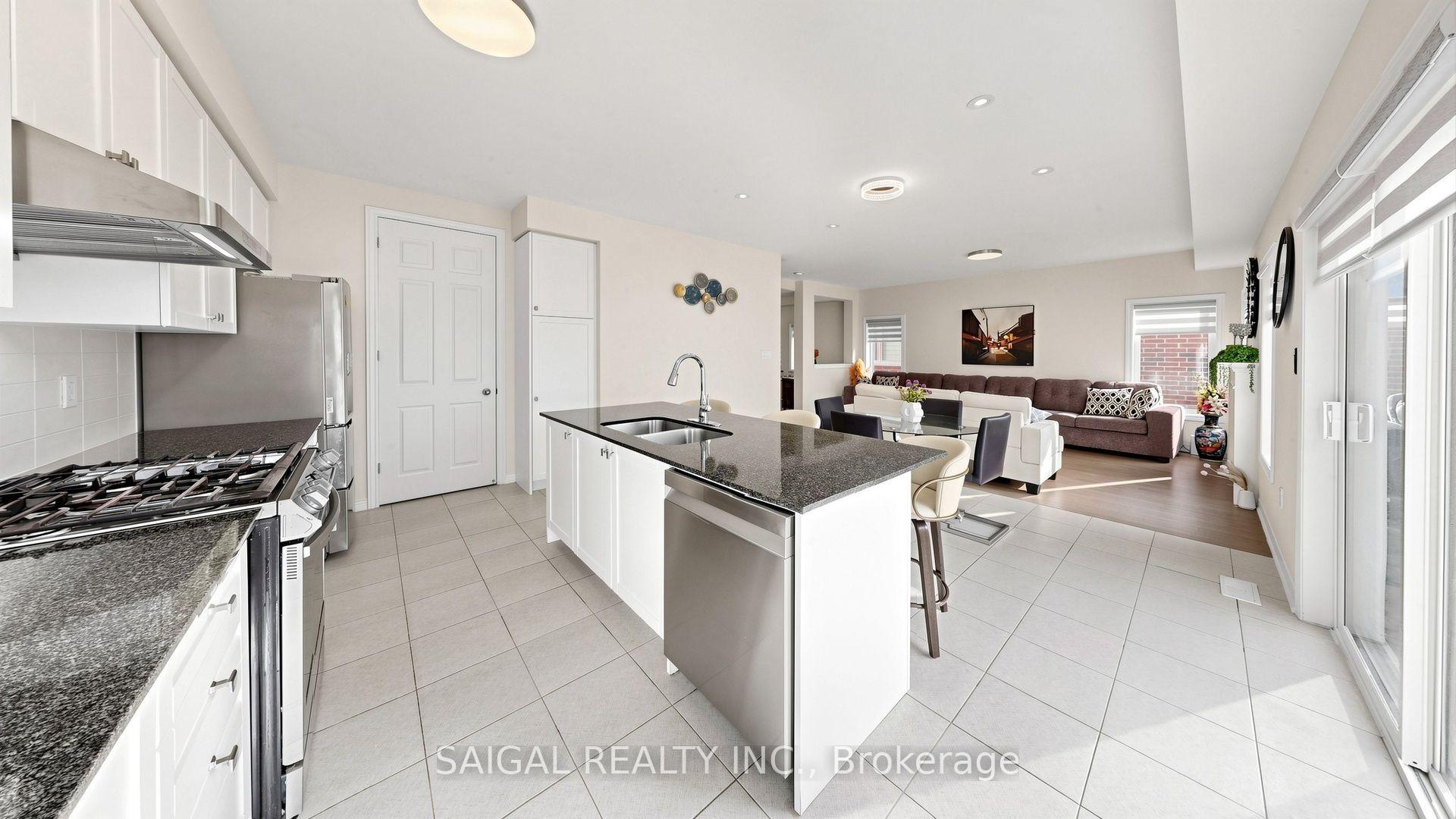 Photo 12 of 3913 Koenig Road, Burlington, Alton — HOMEH