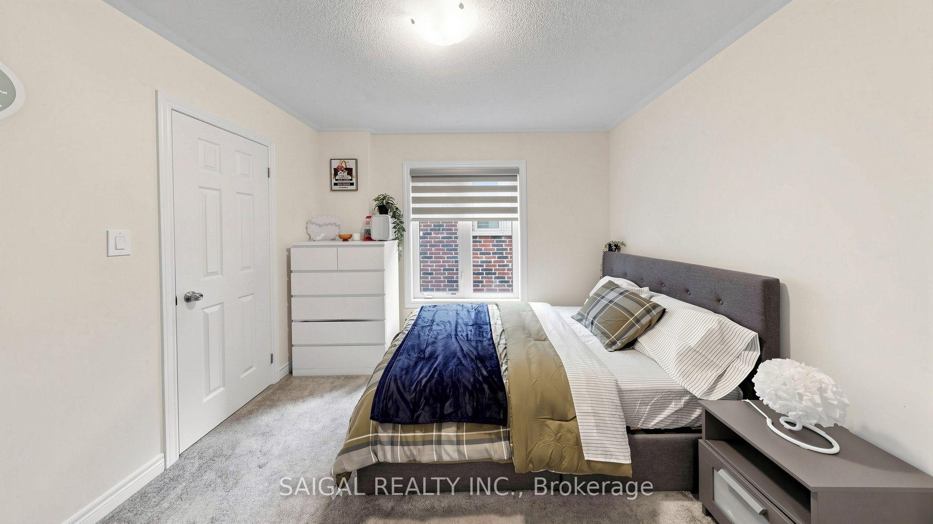 Photo 26 of 3913 Koenig Road, Burlington, Alton — HOMEH
