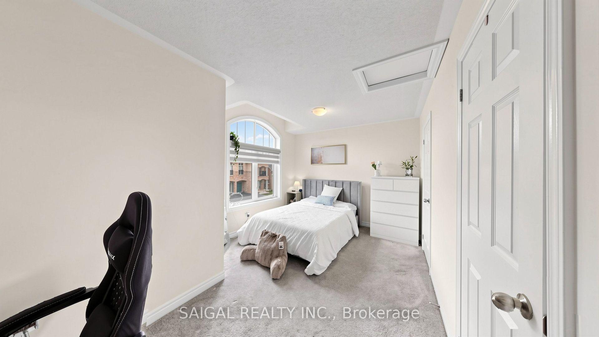 Photo 28 of 3913 Koenig Road, Burlington, Alton — HOMEH