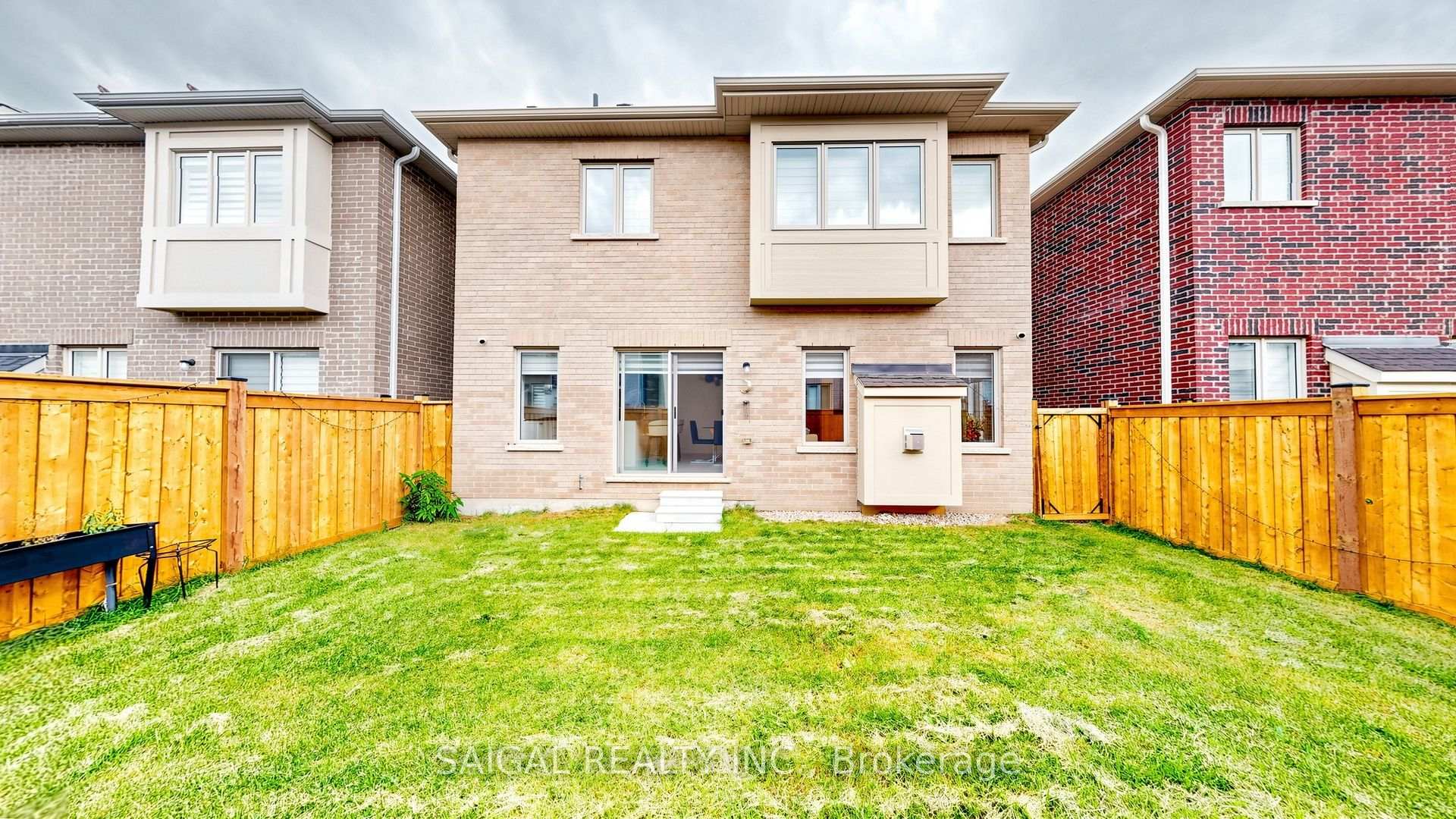 Photo 44 of 3913 Koenig Road, Burlington, Alton — HOMEH